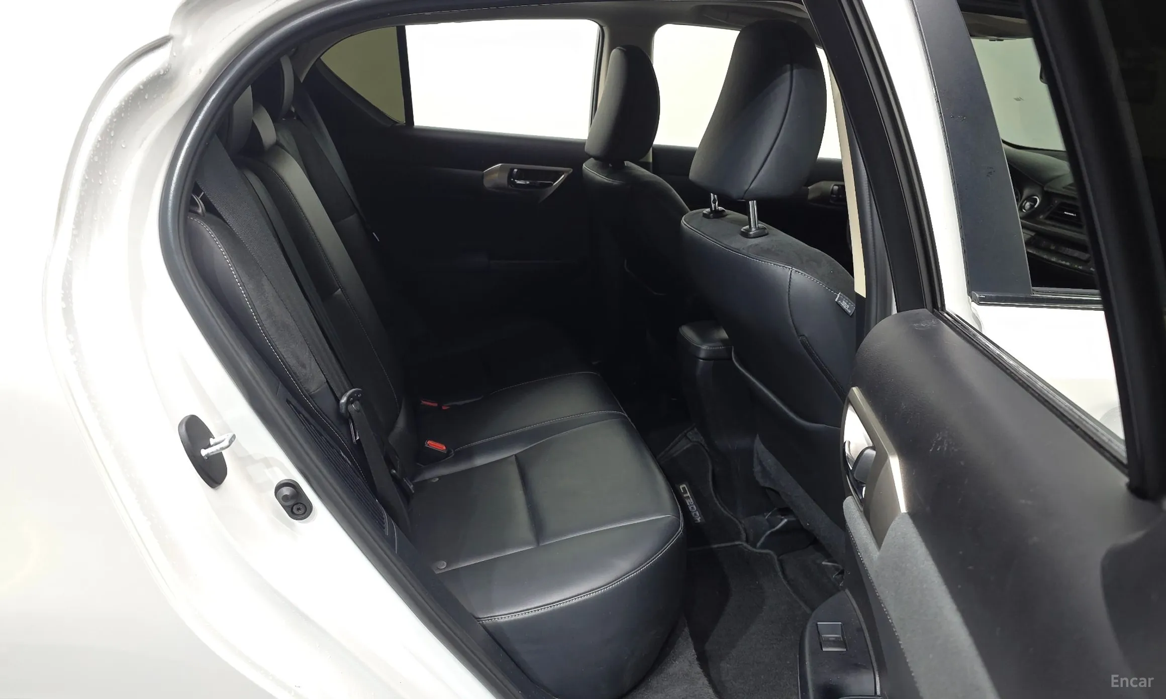Lexus CT200h превью 12