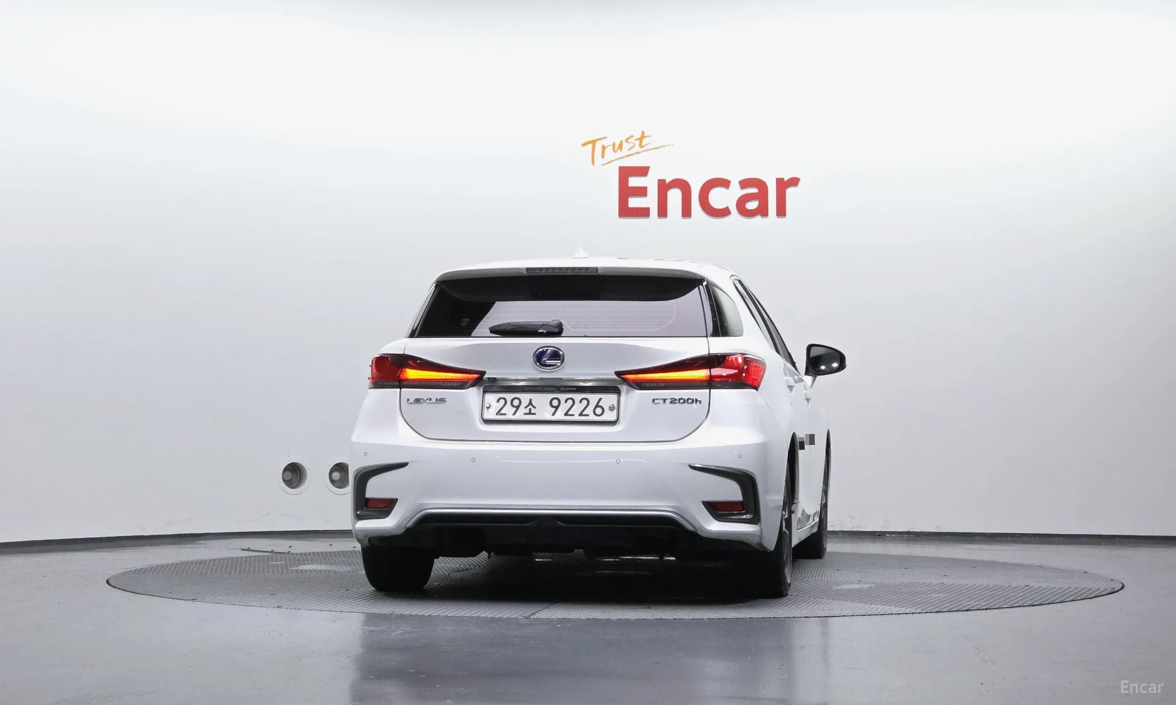 Lexus CT200h превью 4