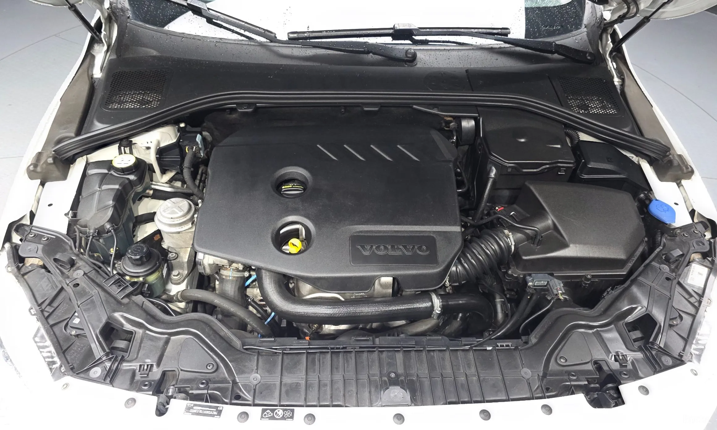 Volvo S60 превью 6