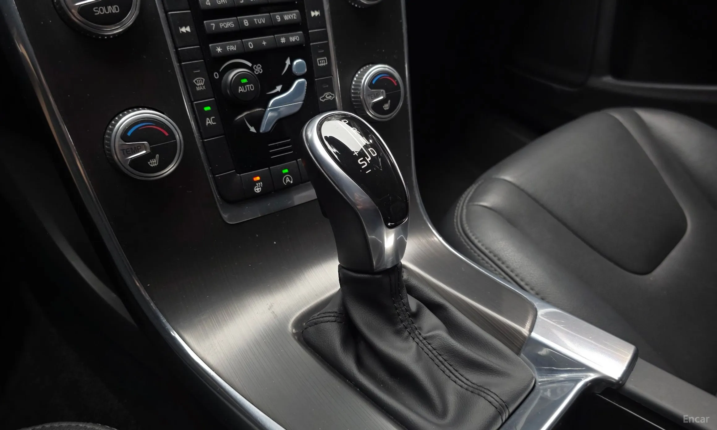 Volvo S60 превью 9