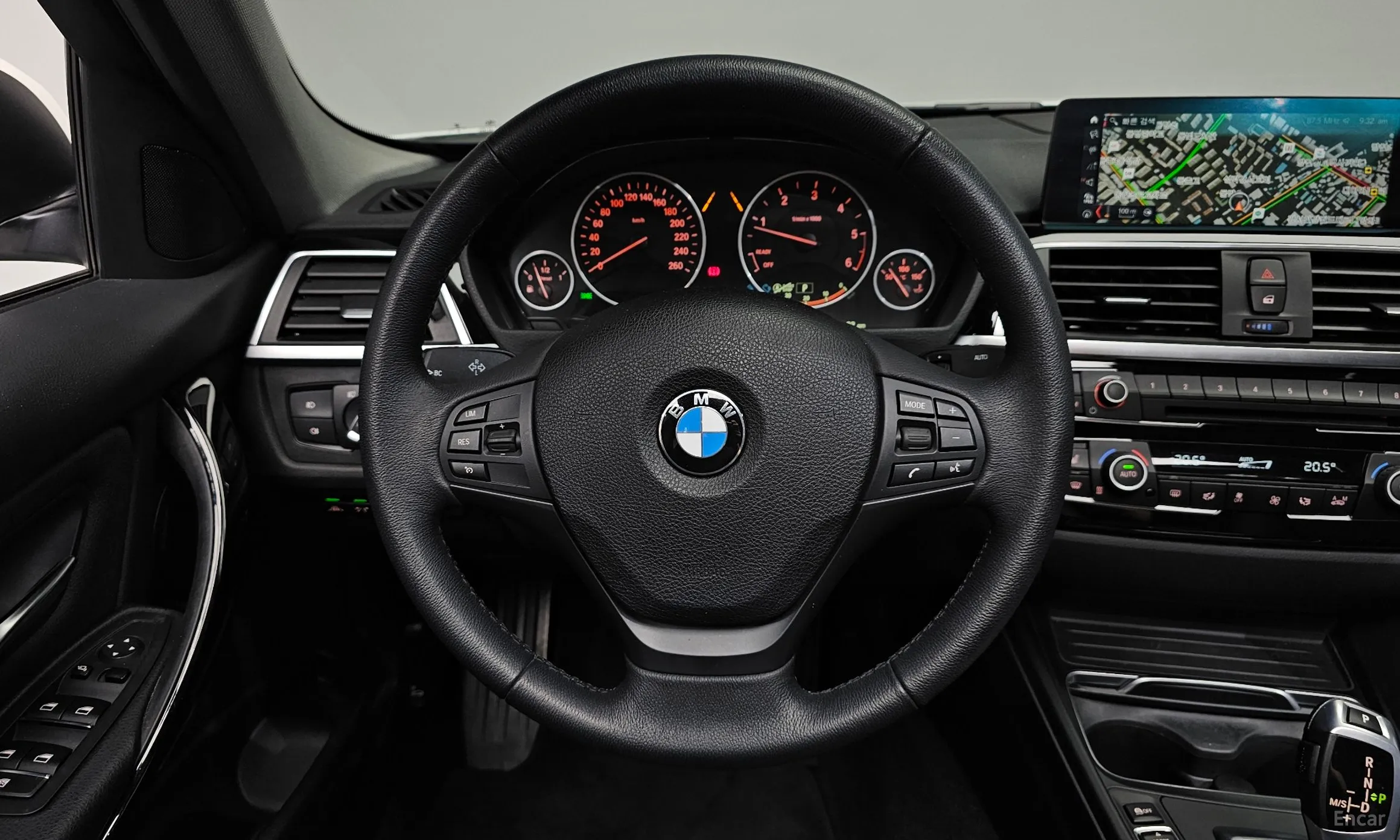 BMW 3 Series (F30) превью 13