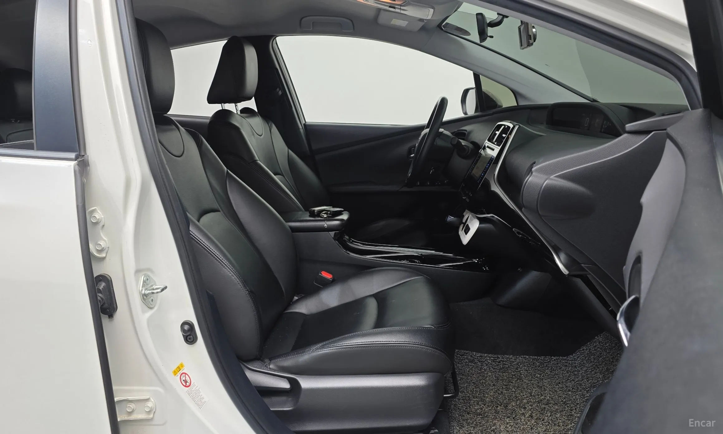 Toyota Prius 4th Generation превью 11