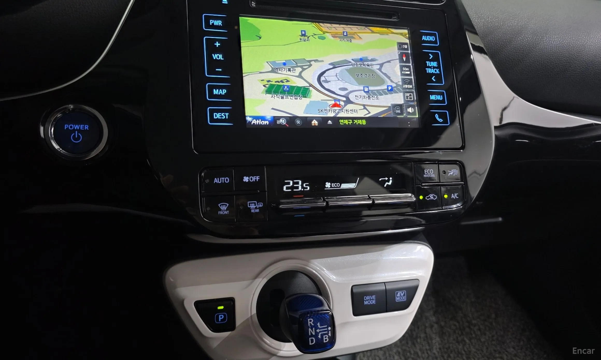 Toyota Prius 4th Generation превью 14