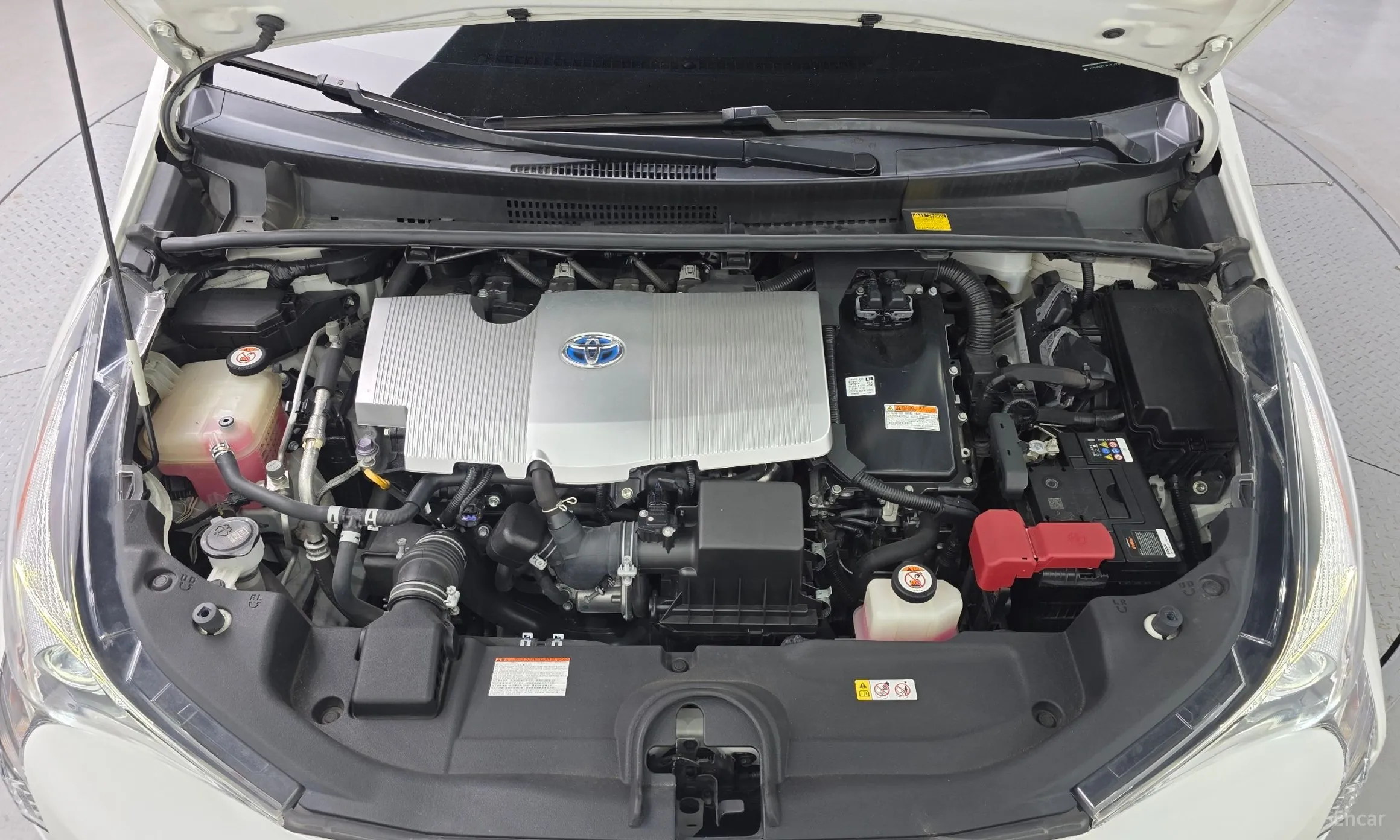 Toyota Prius 4th Generation превью 6