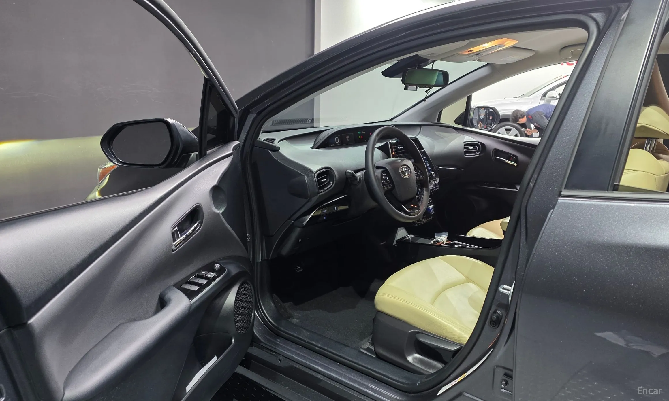 Toyota Prius 4th Generation превью 10