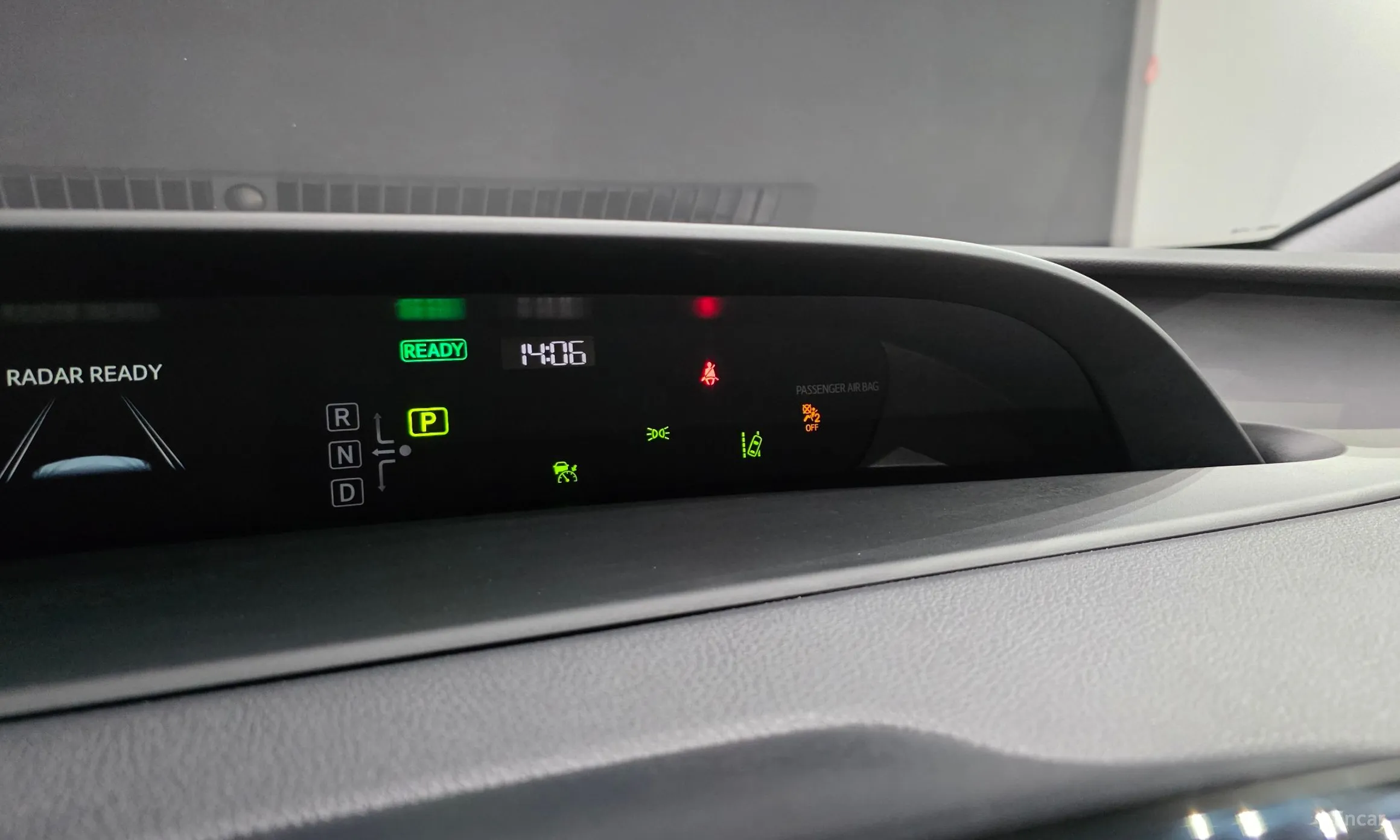 Toyota Prius 4th Generation превью 12