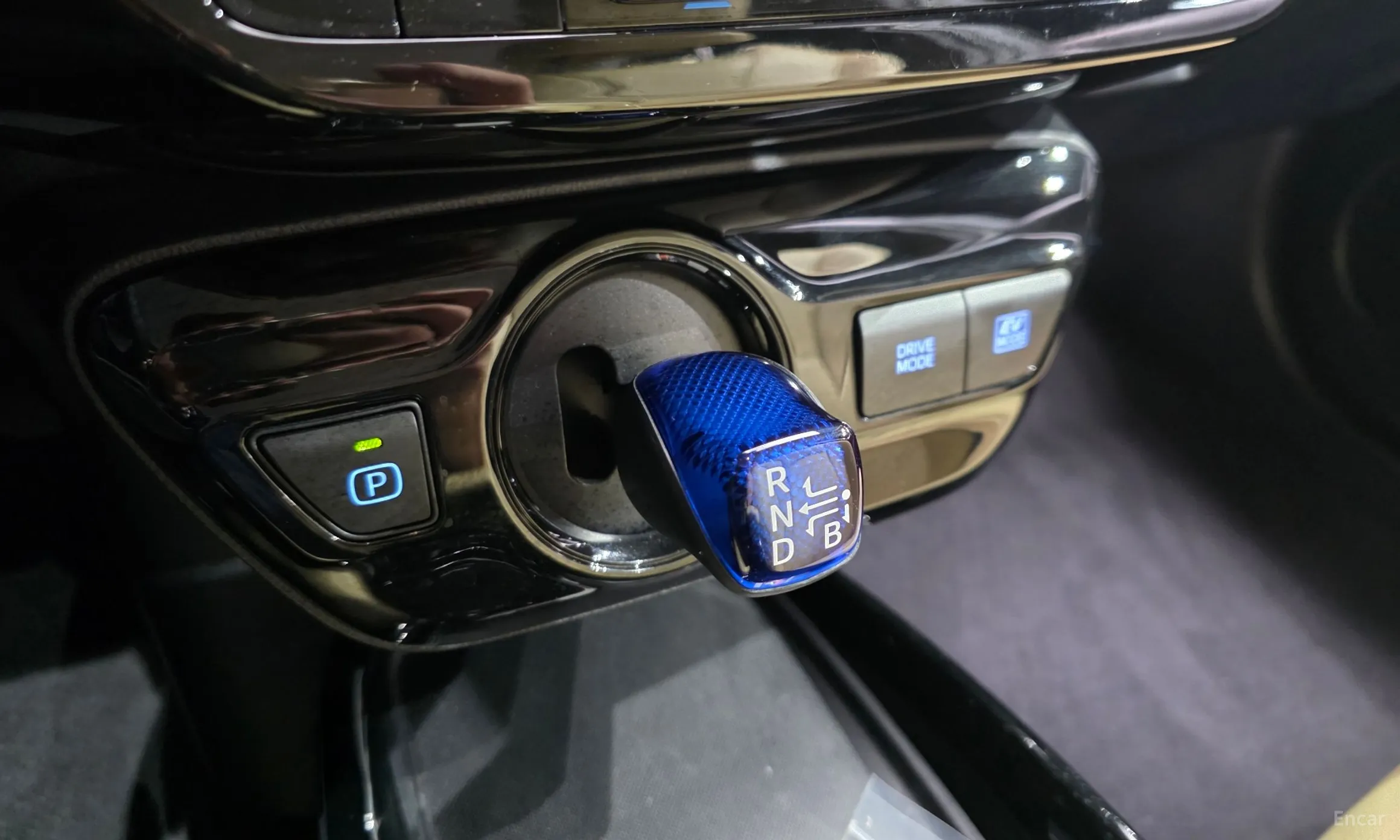 Toyota Prius 4th Generation превью 9