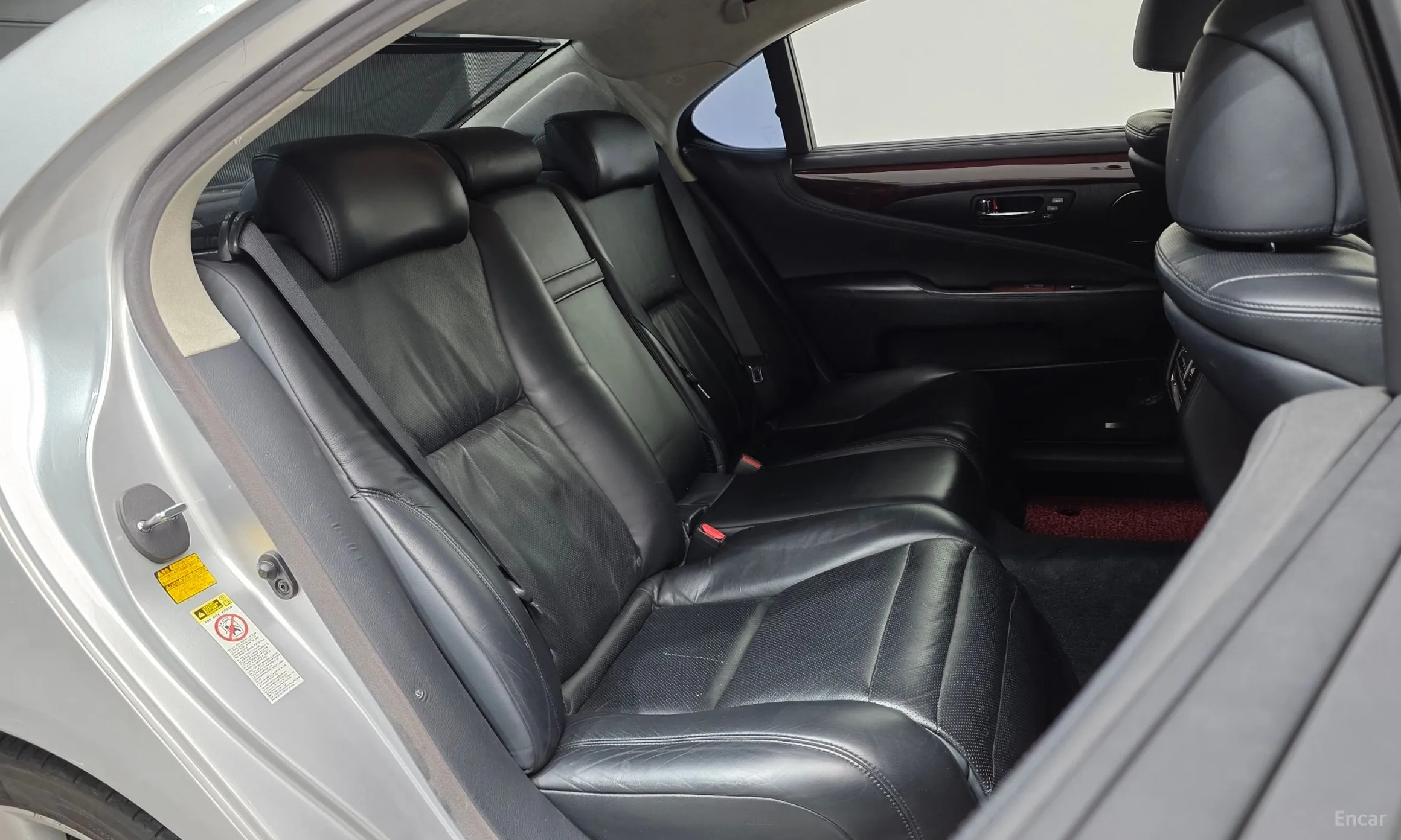 Lexus LS600hL превью 12