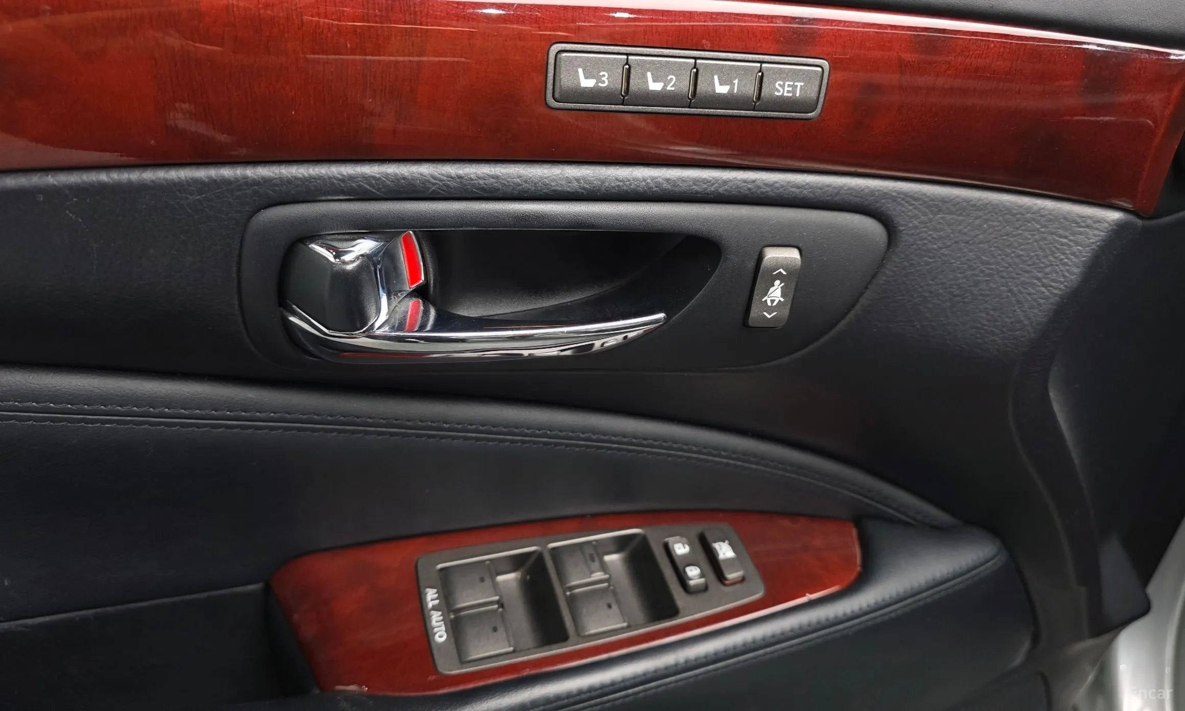 Lexus LS600hL превью 20
