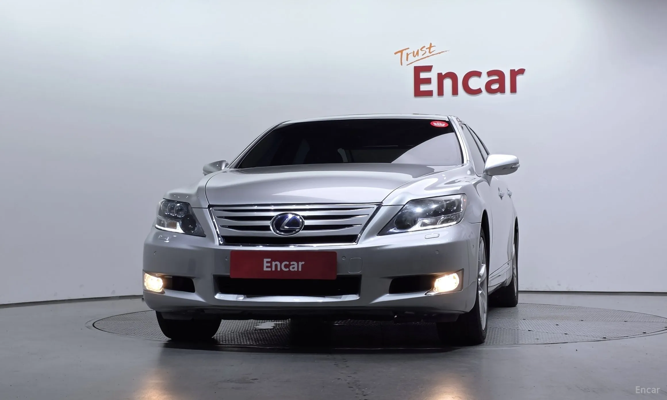 Lexus LS600hL превью 3