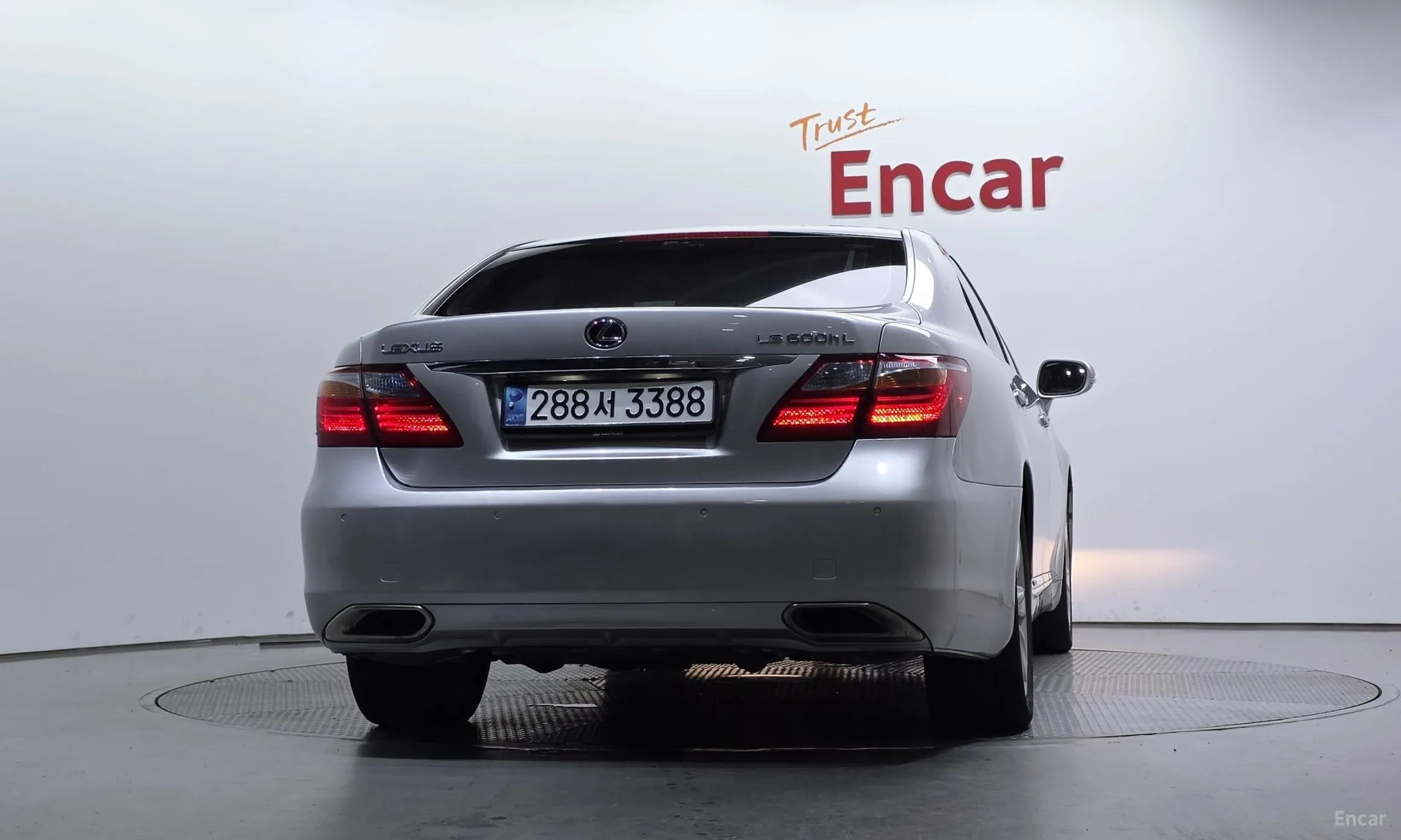 Lexus LS600hL превью 4
