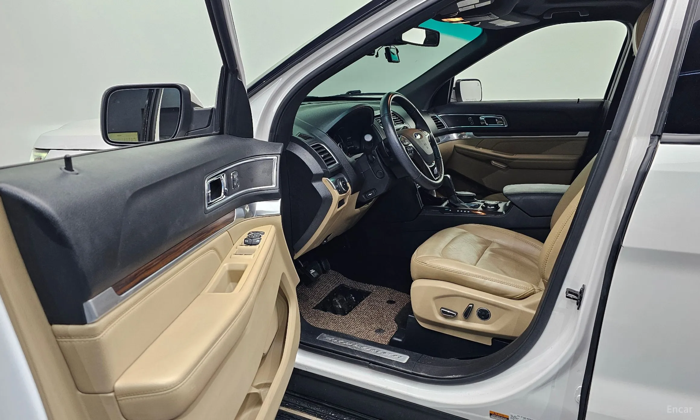 Ford Explorer превью 10