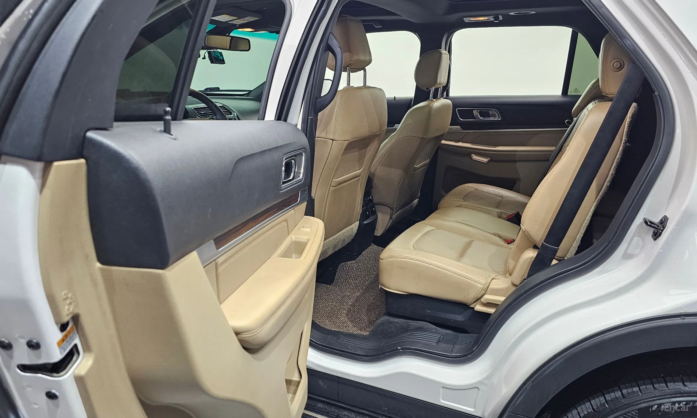 Ford Explorer превью 12