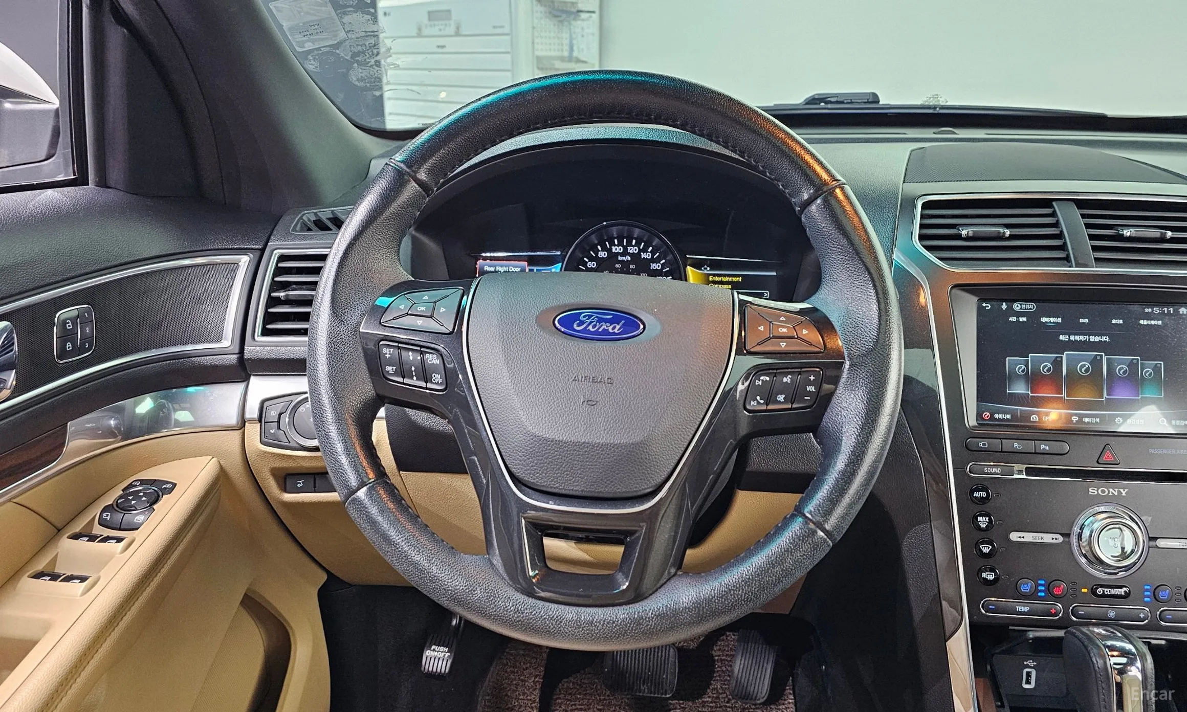 Ford Explorer превью 13