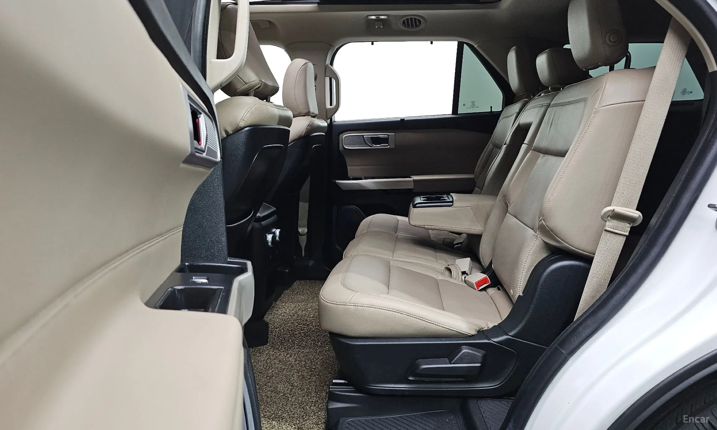 Ford Explorer 6th Generation превью 11