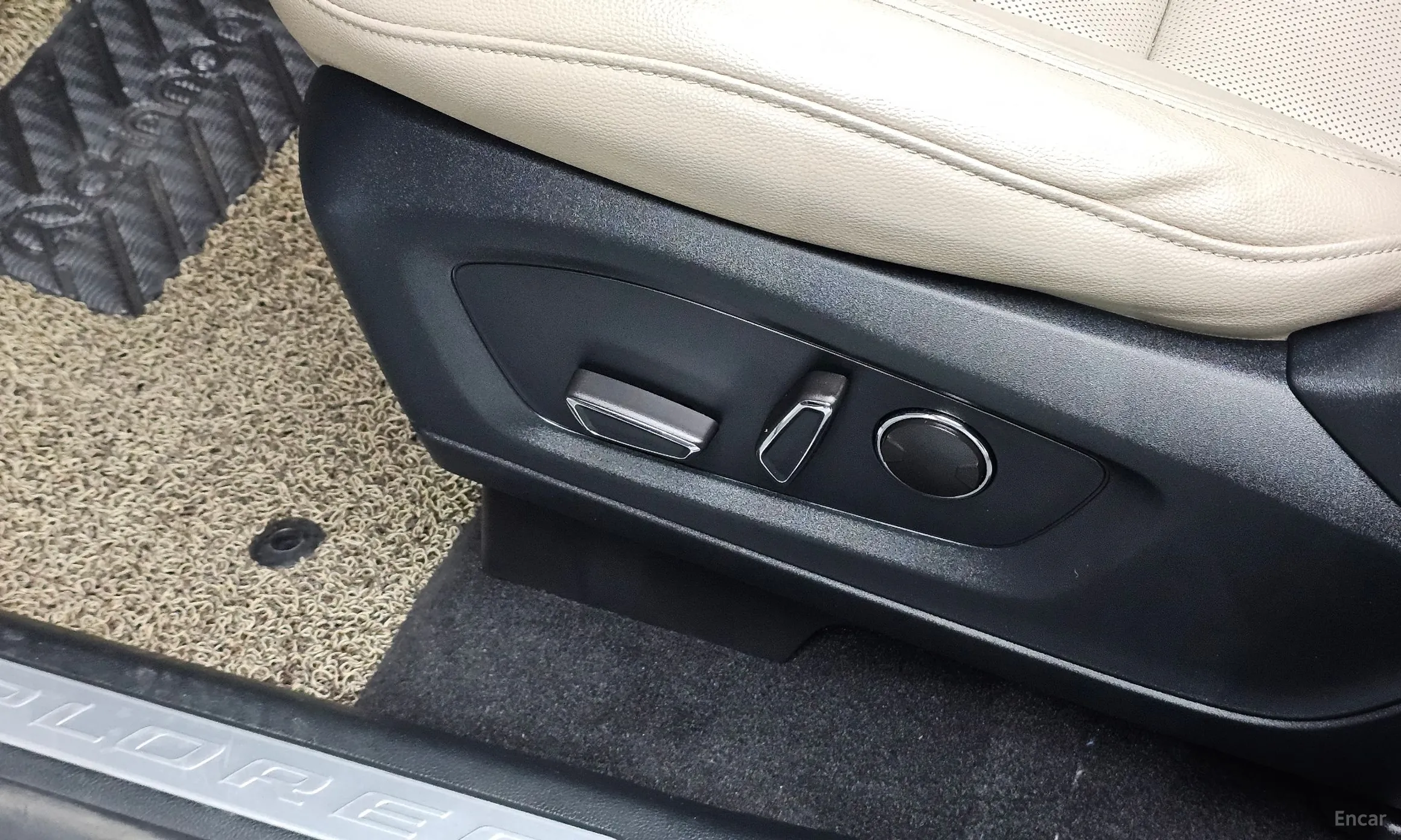 Ford Explorer 6th Generation превью 20