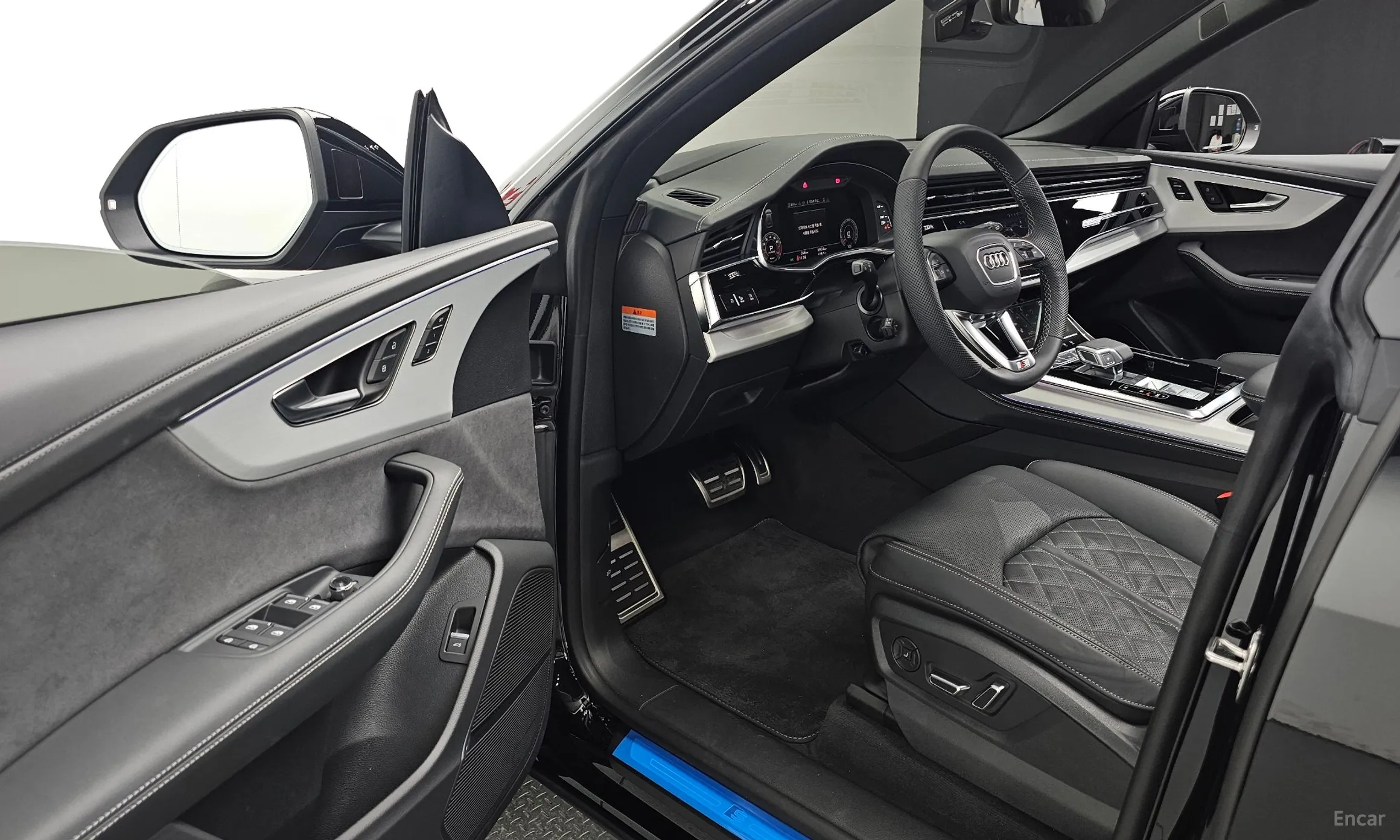 Audi Q8 (4M) превью 11