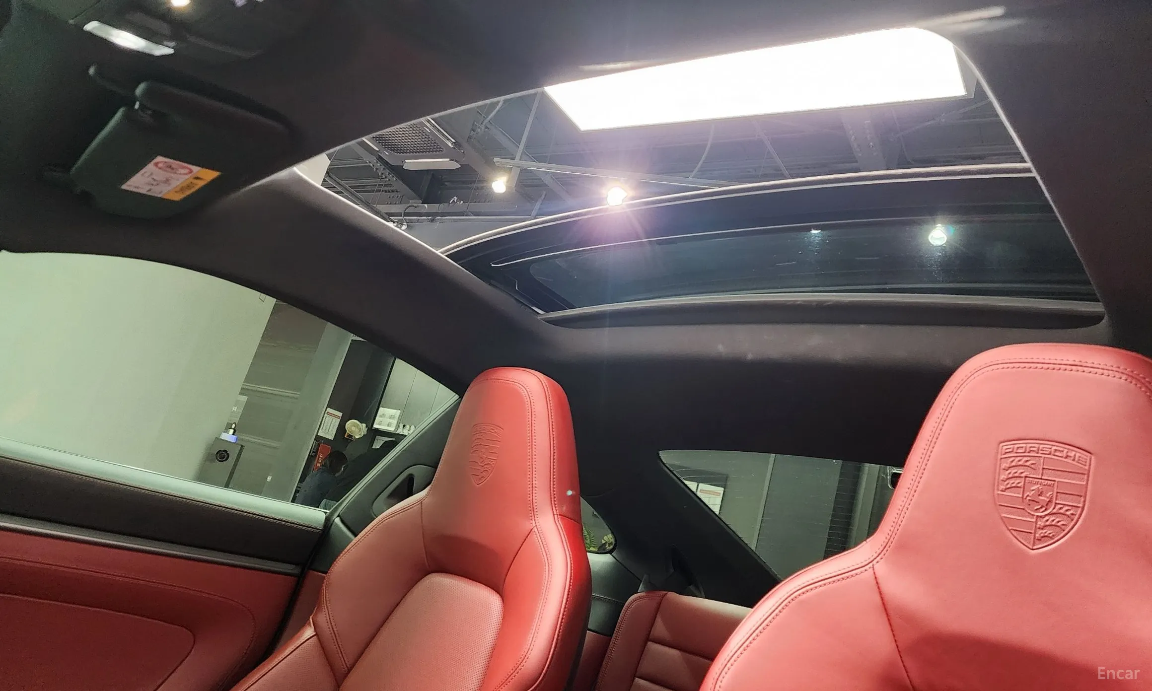 Porsche 911 (992) превью 19