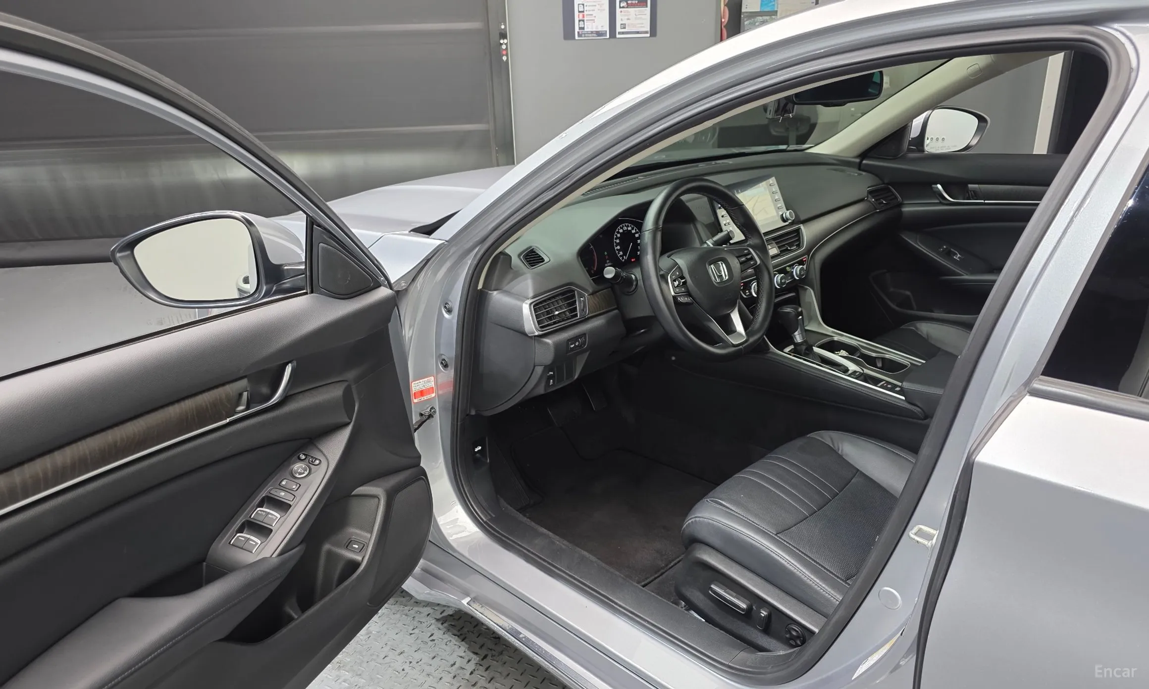 Honda Accord 10th Generation превью 10