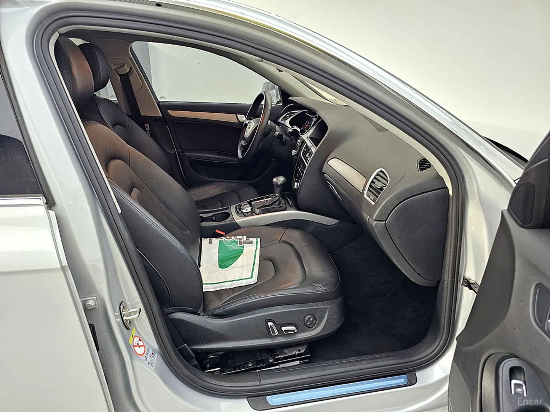 Audi New A4 превью 11