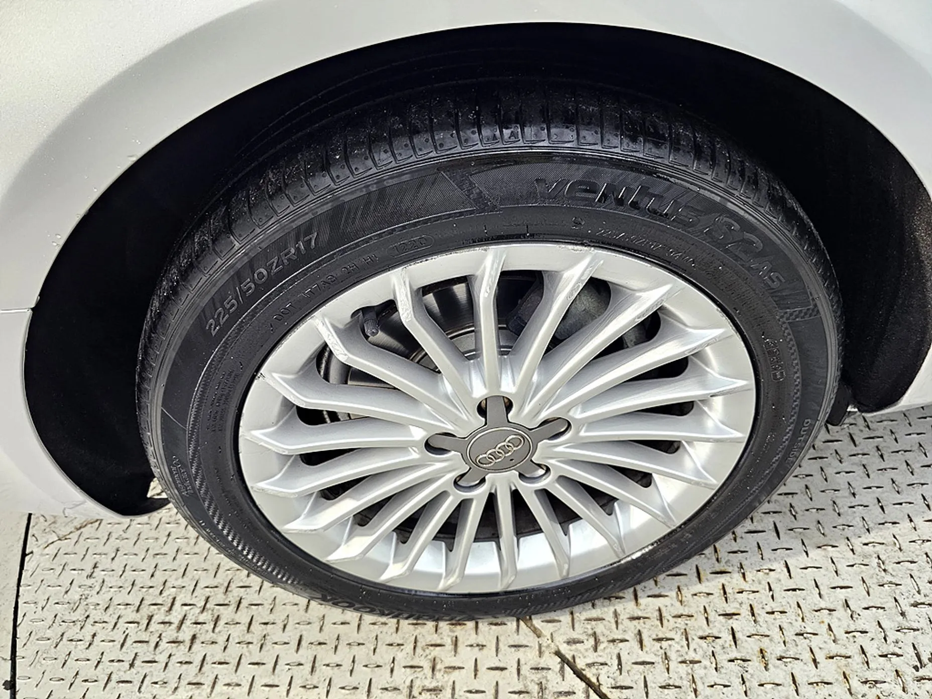 Audi New A4 превью 20