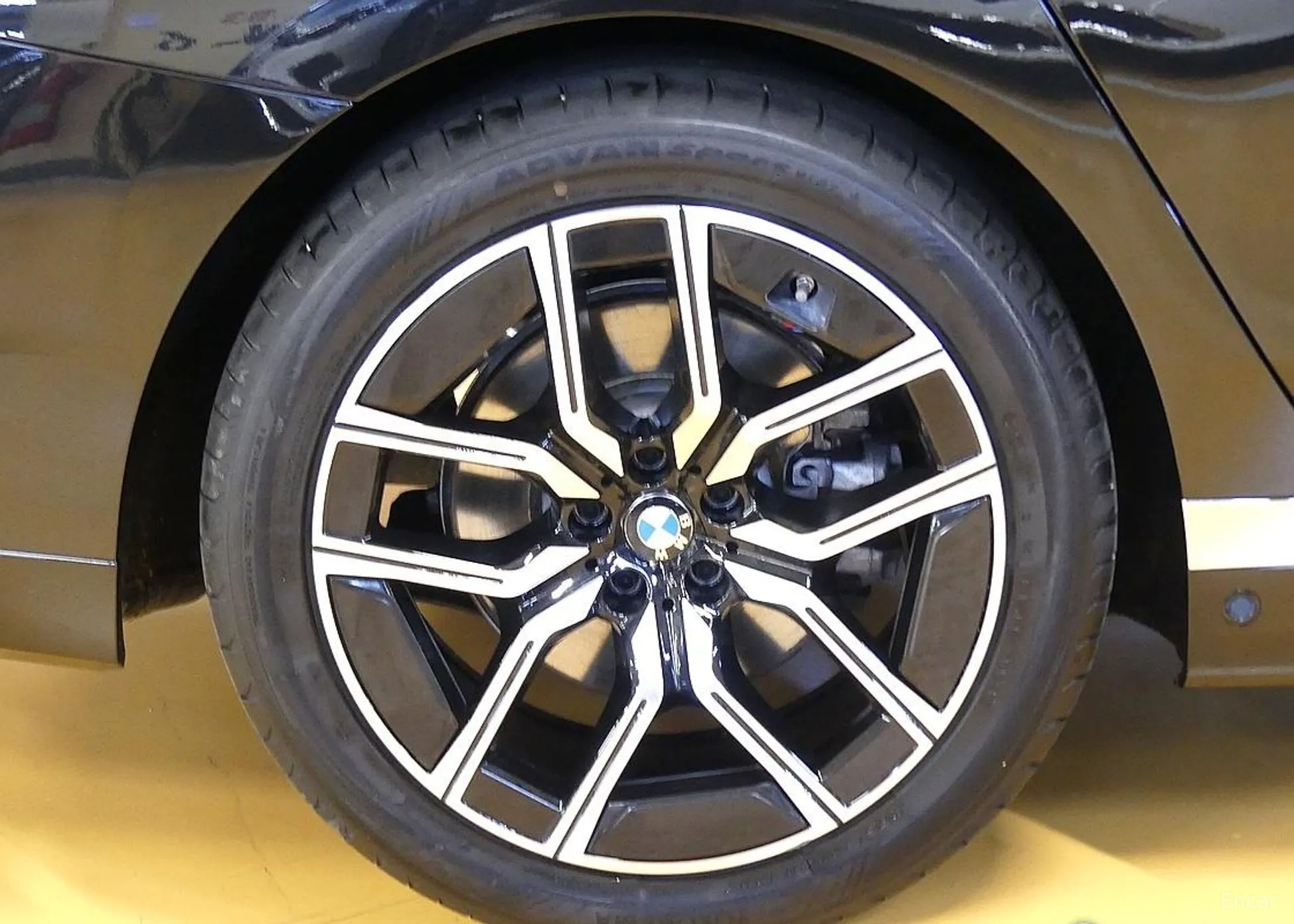 BMW 7 Series (G70) превью 5