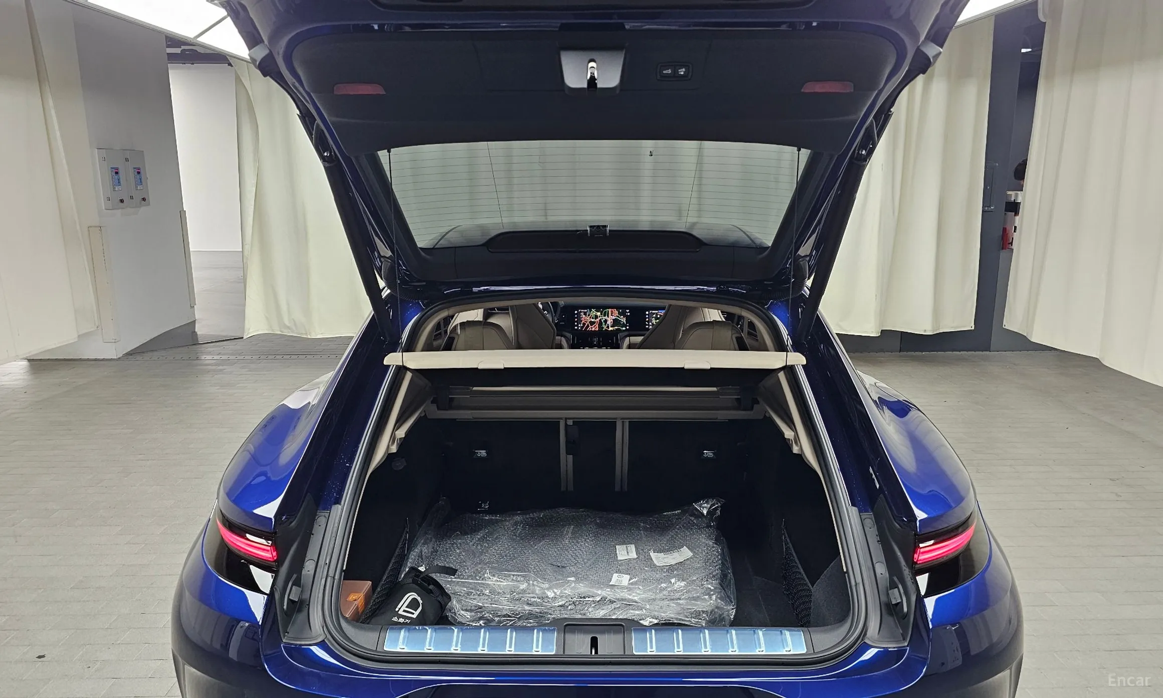 Porsche Panamera (976) превью 17