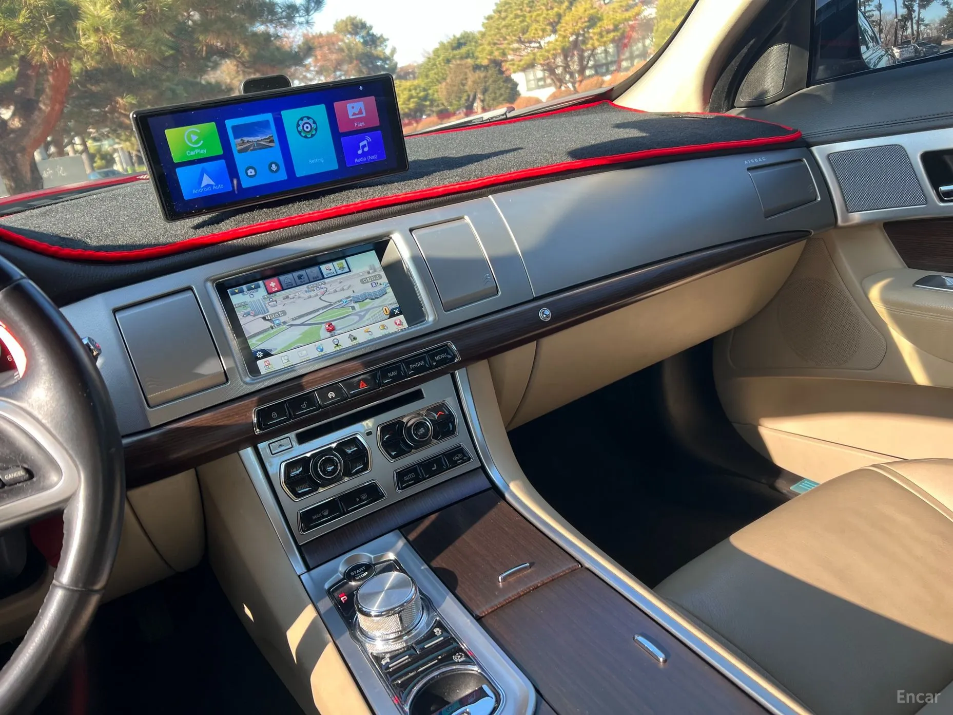 Jaguar New XF превью 14
