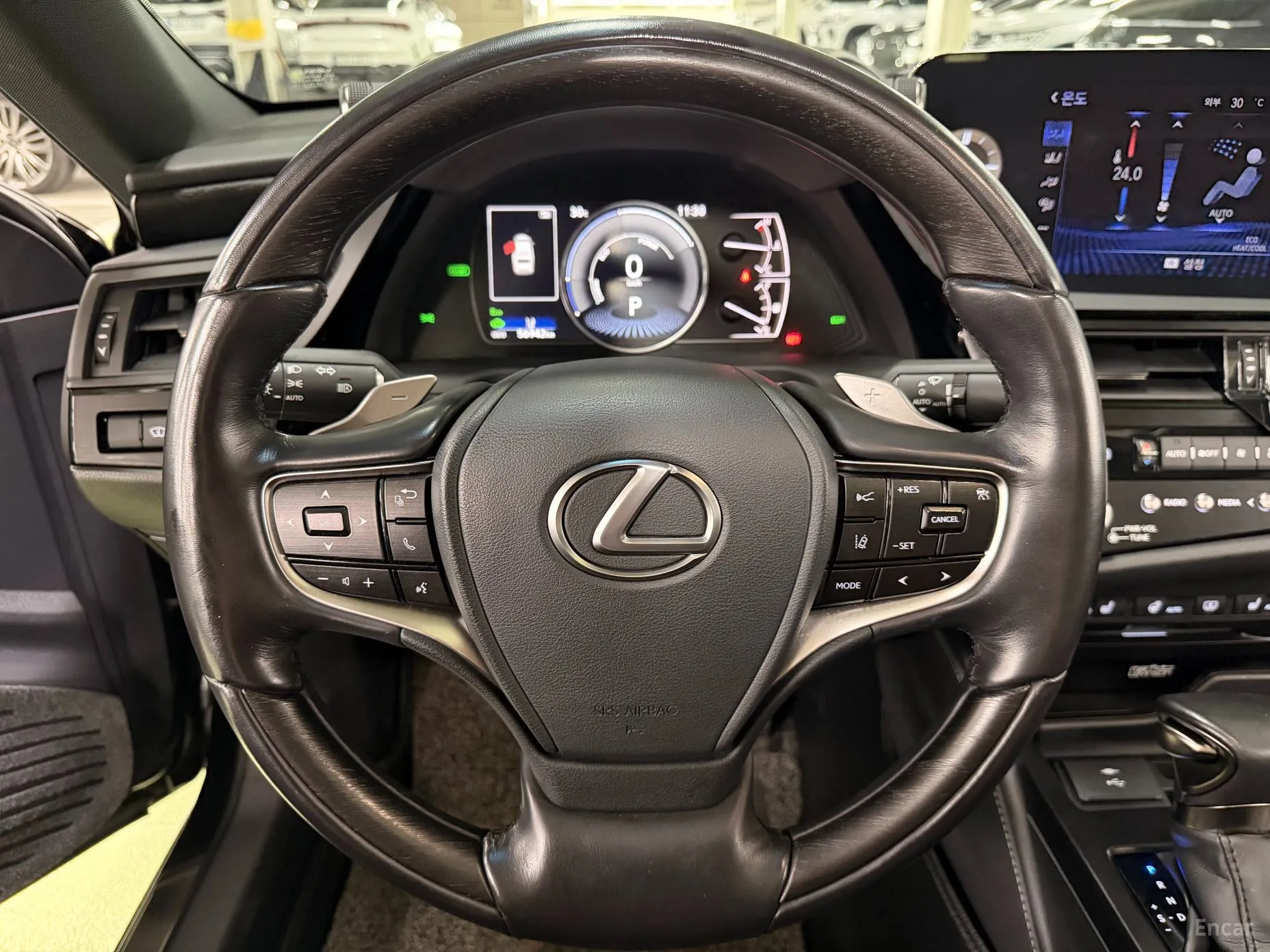 Lexus ES300h 7th Generation превью 12