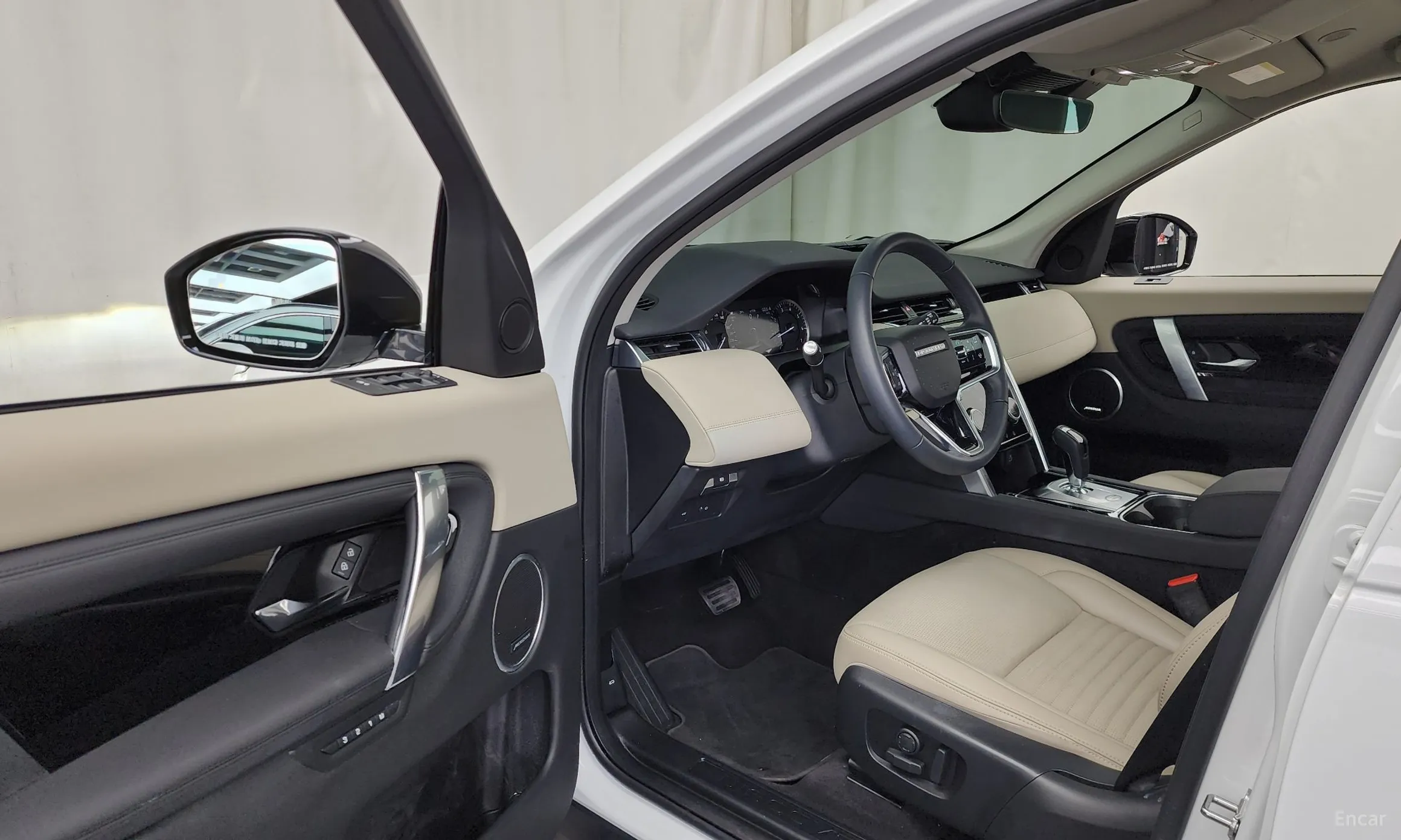 Land Rover Discovery Sports превью 10