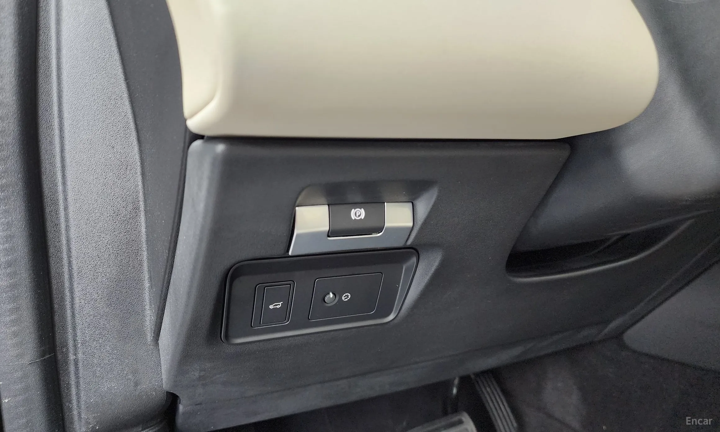 Land Rover Discovery Sports превью 16