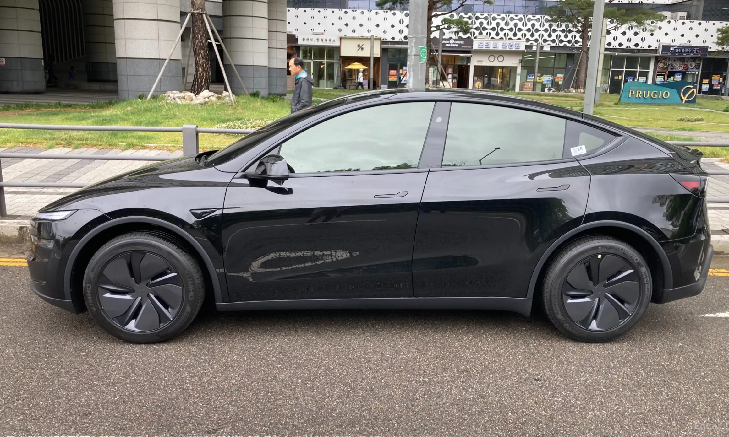 Tesla Model Y превью 4