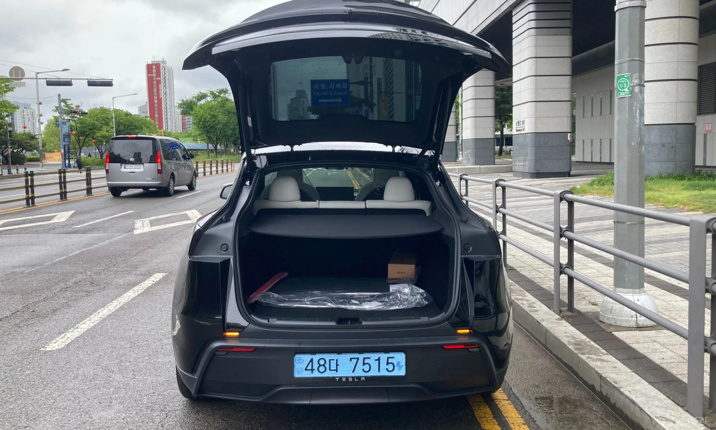 Tesla Model Y превью 8