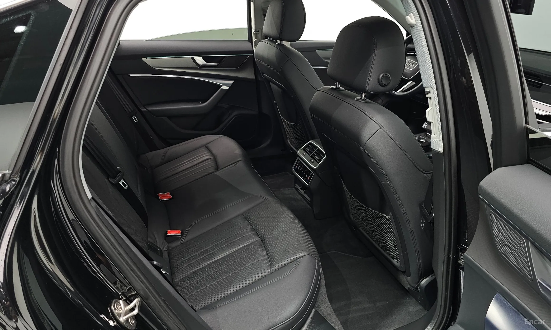Audi A6 (C8) превью 11