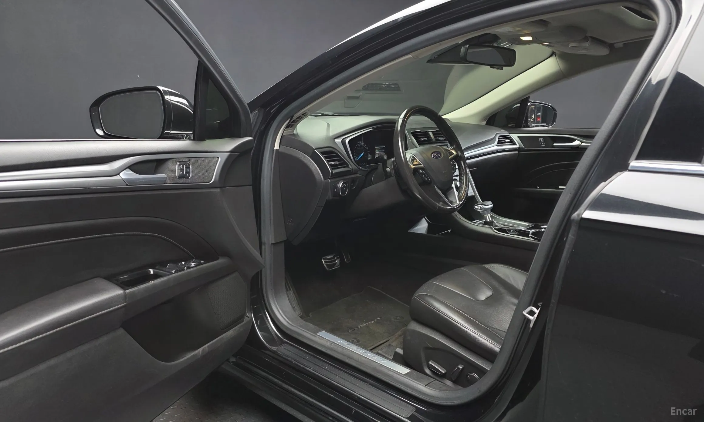 Ford Fusion превью 10