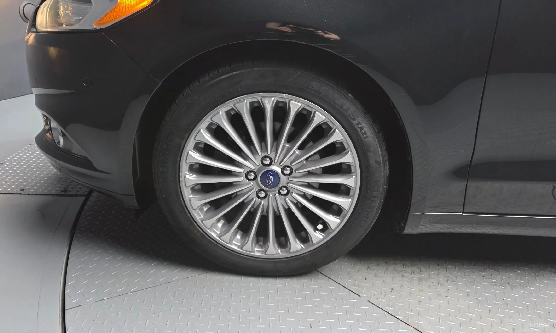 Ford Fusion превью 5