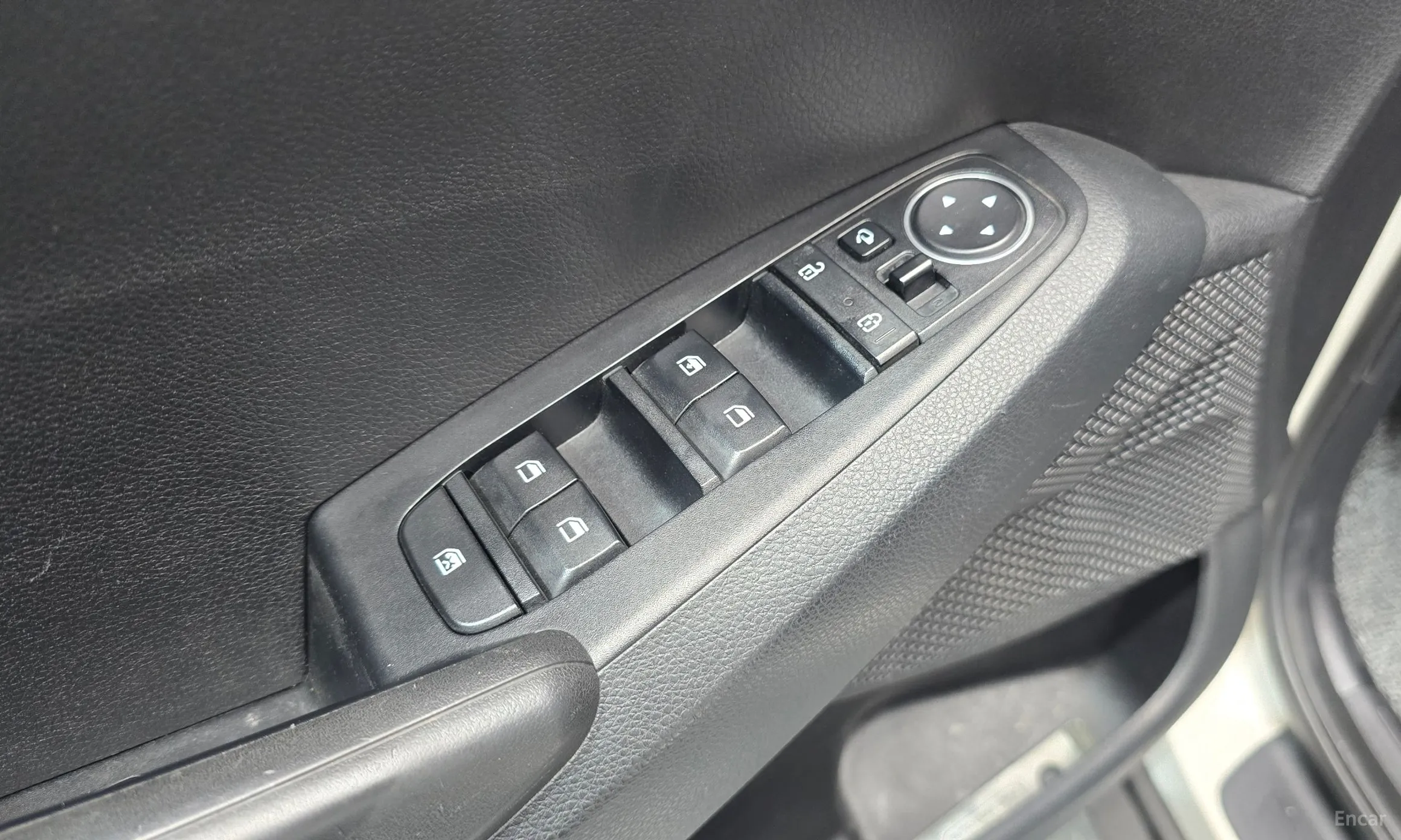 Kia Seltos превью 13
