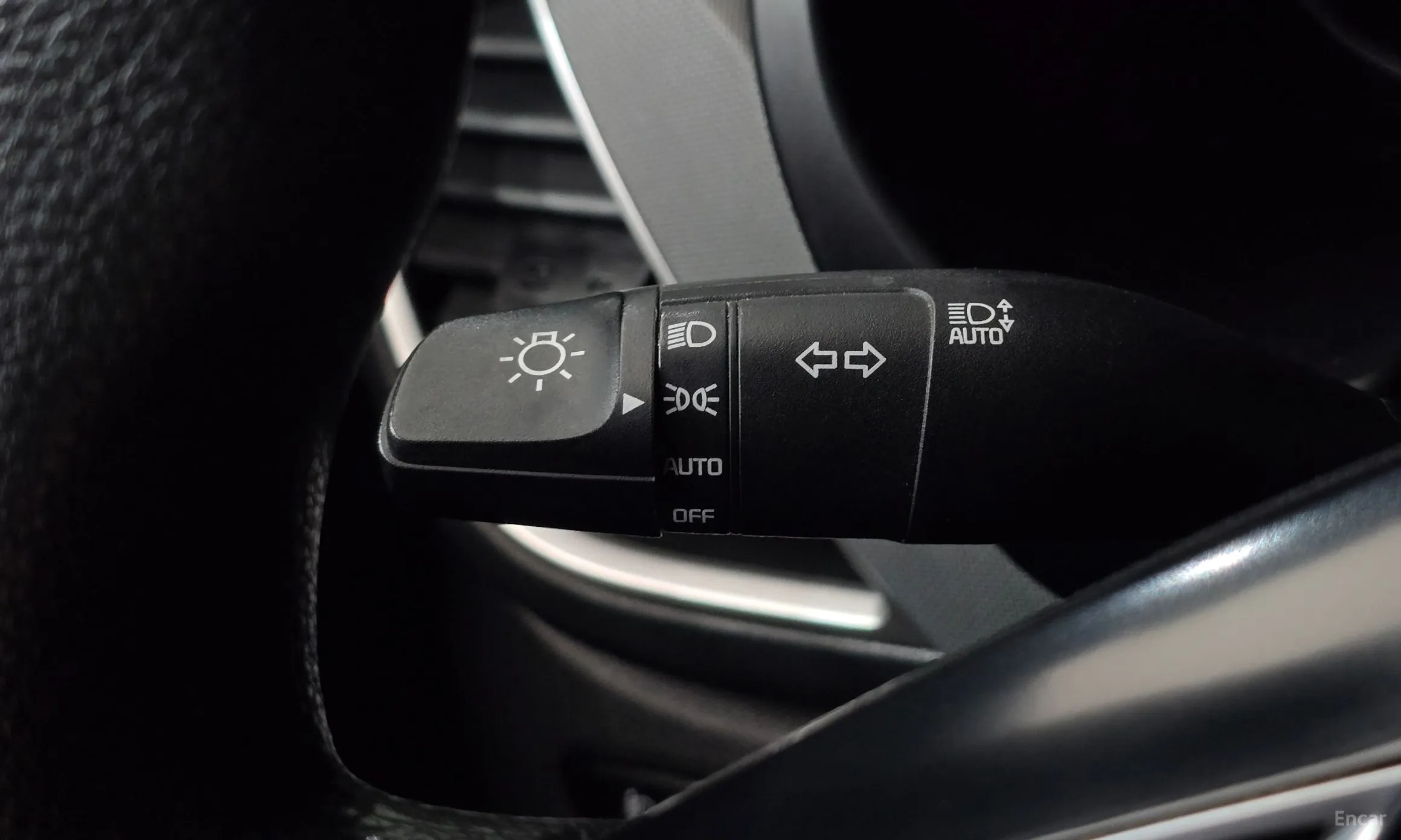 Kia Seltos превью 15