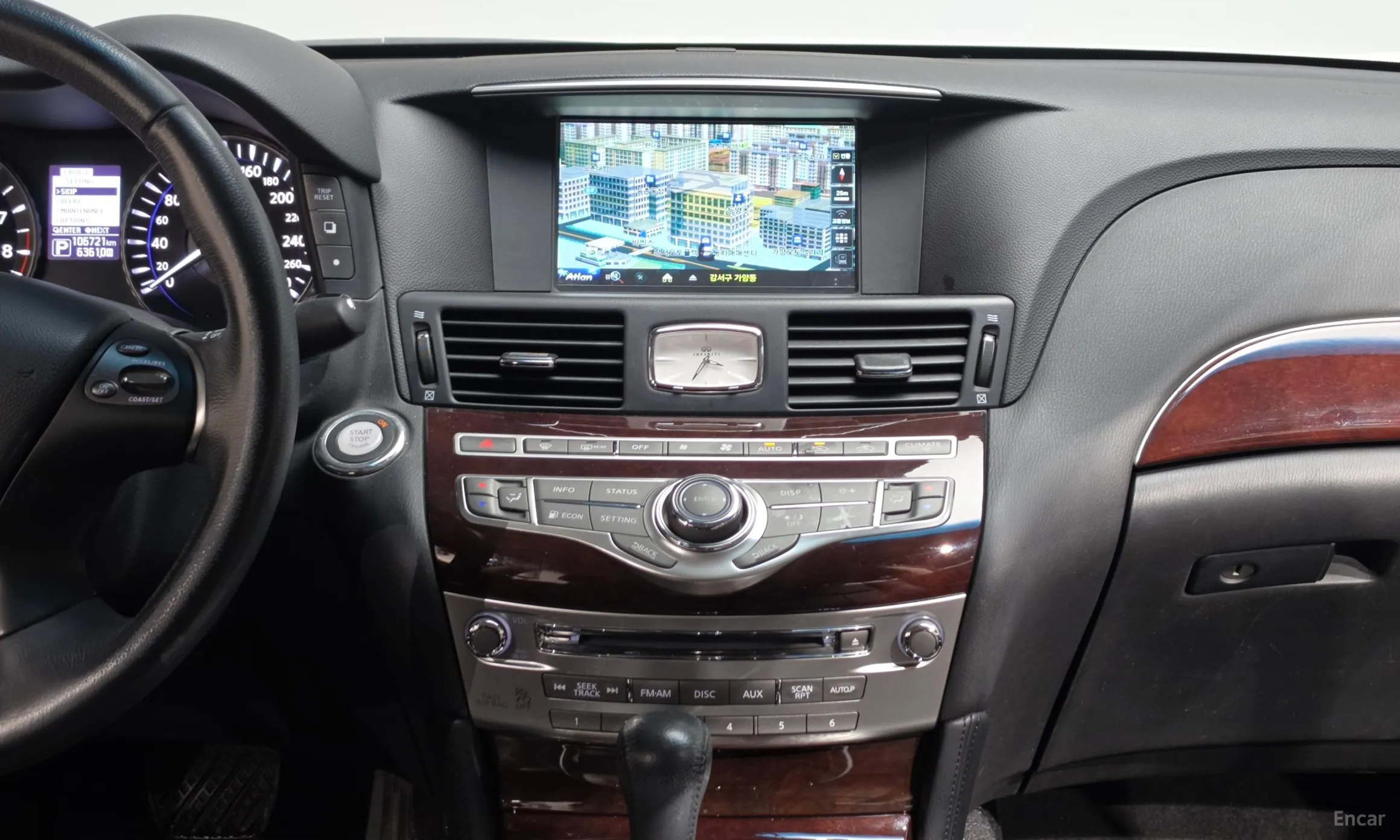 Infiniti Q70 превью 14