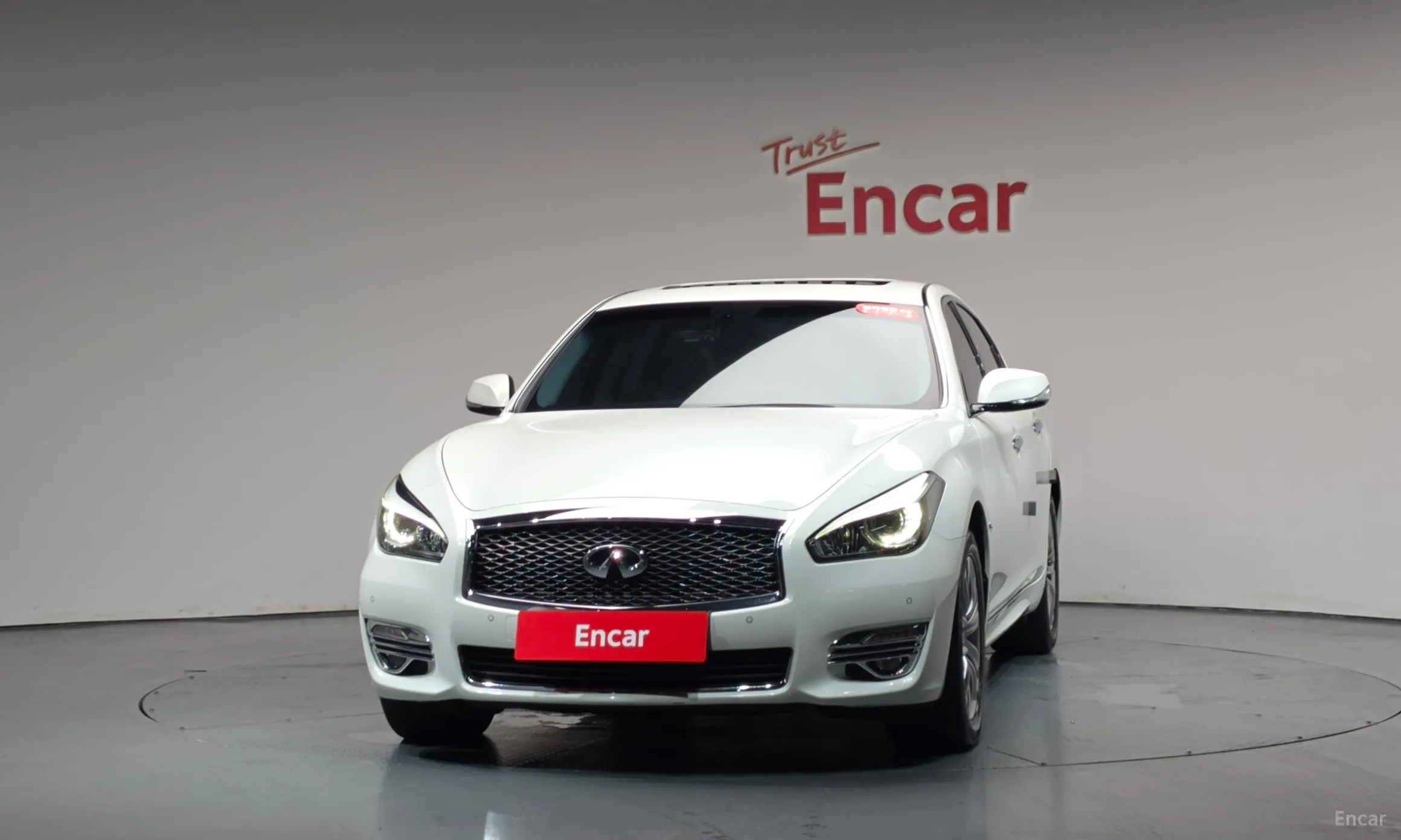 Infiniti Q70 превью 3