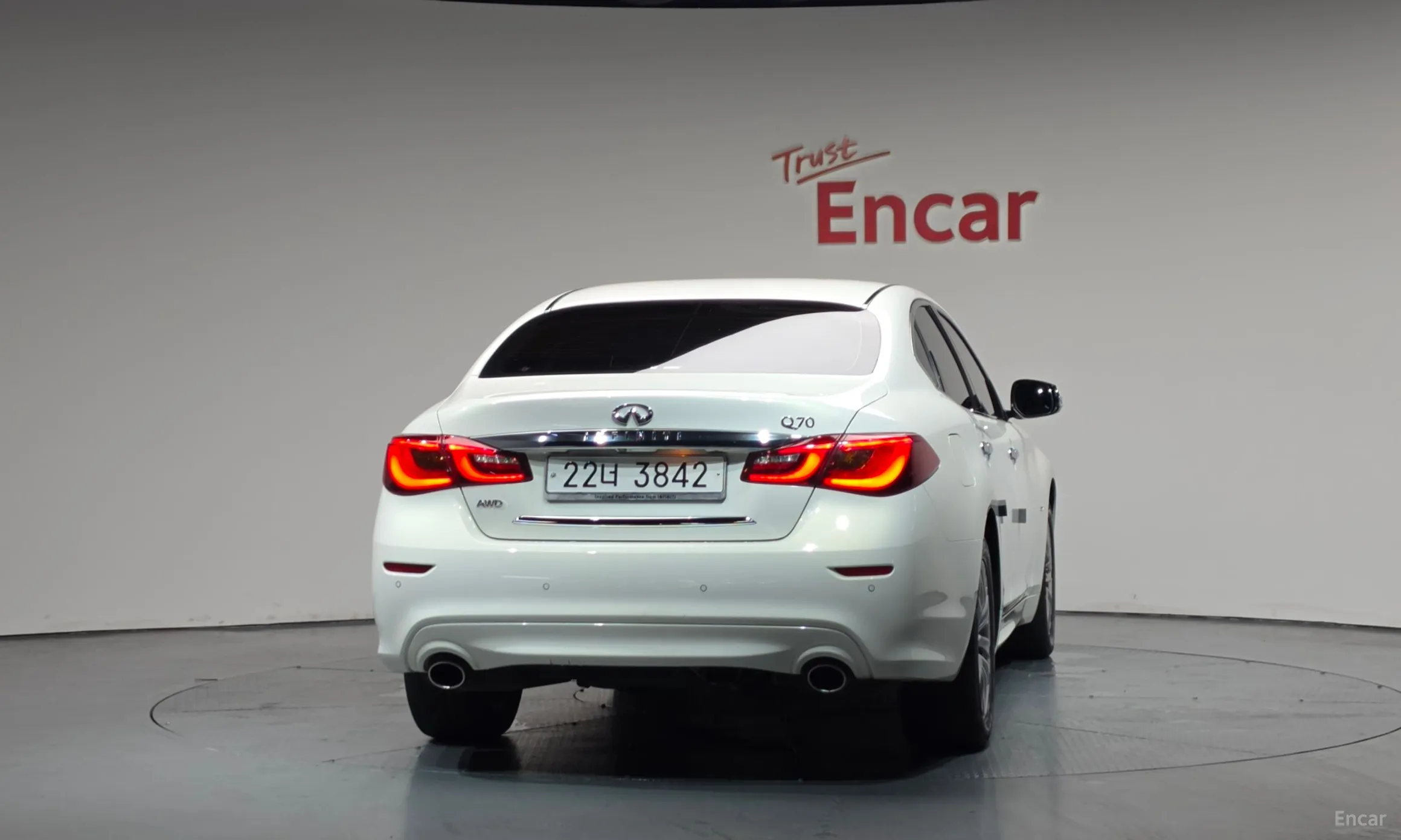 Infiniti Q70 превью 4