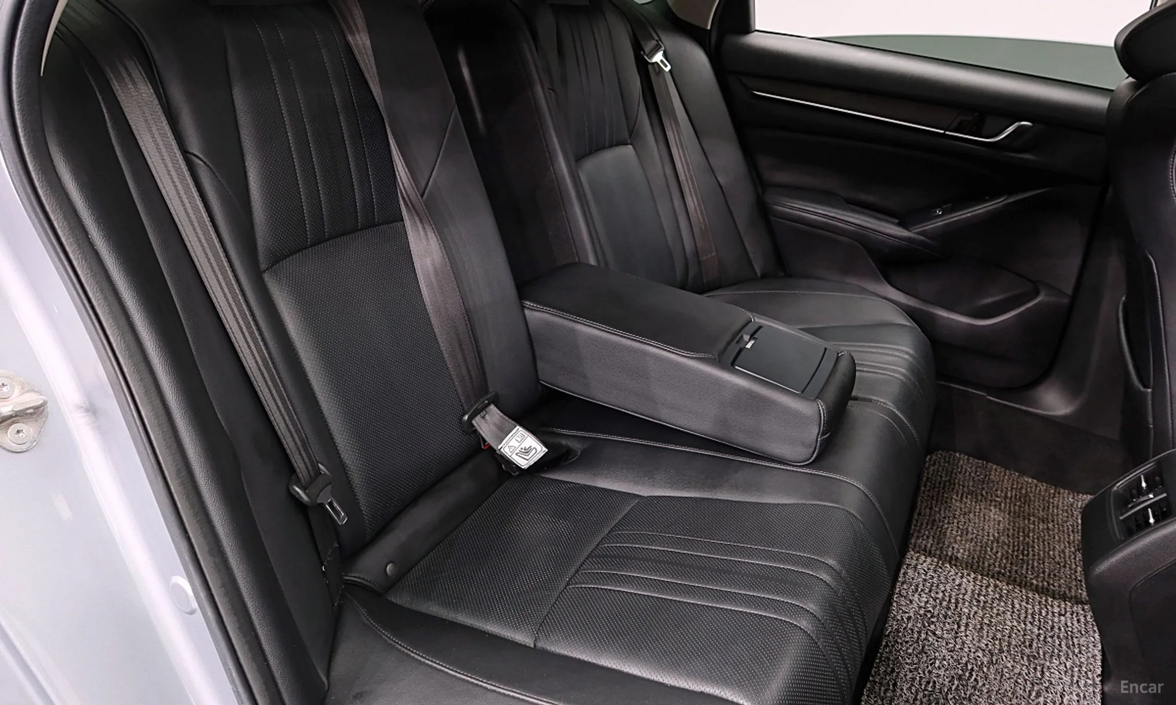 Honda Accord 10th Generation превью 14
