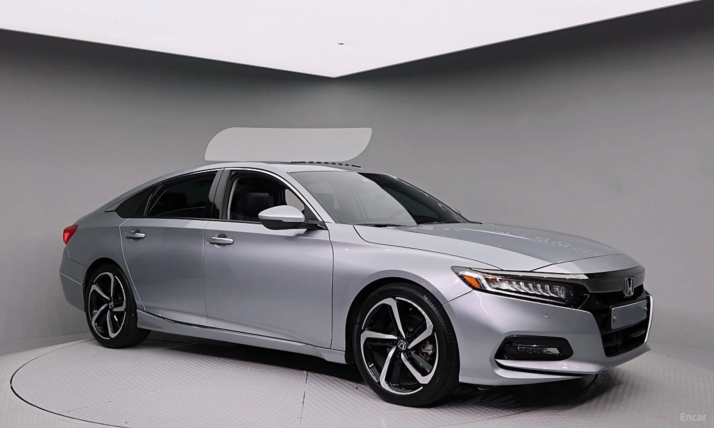 Honda Accord 10th Generation превью 3