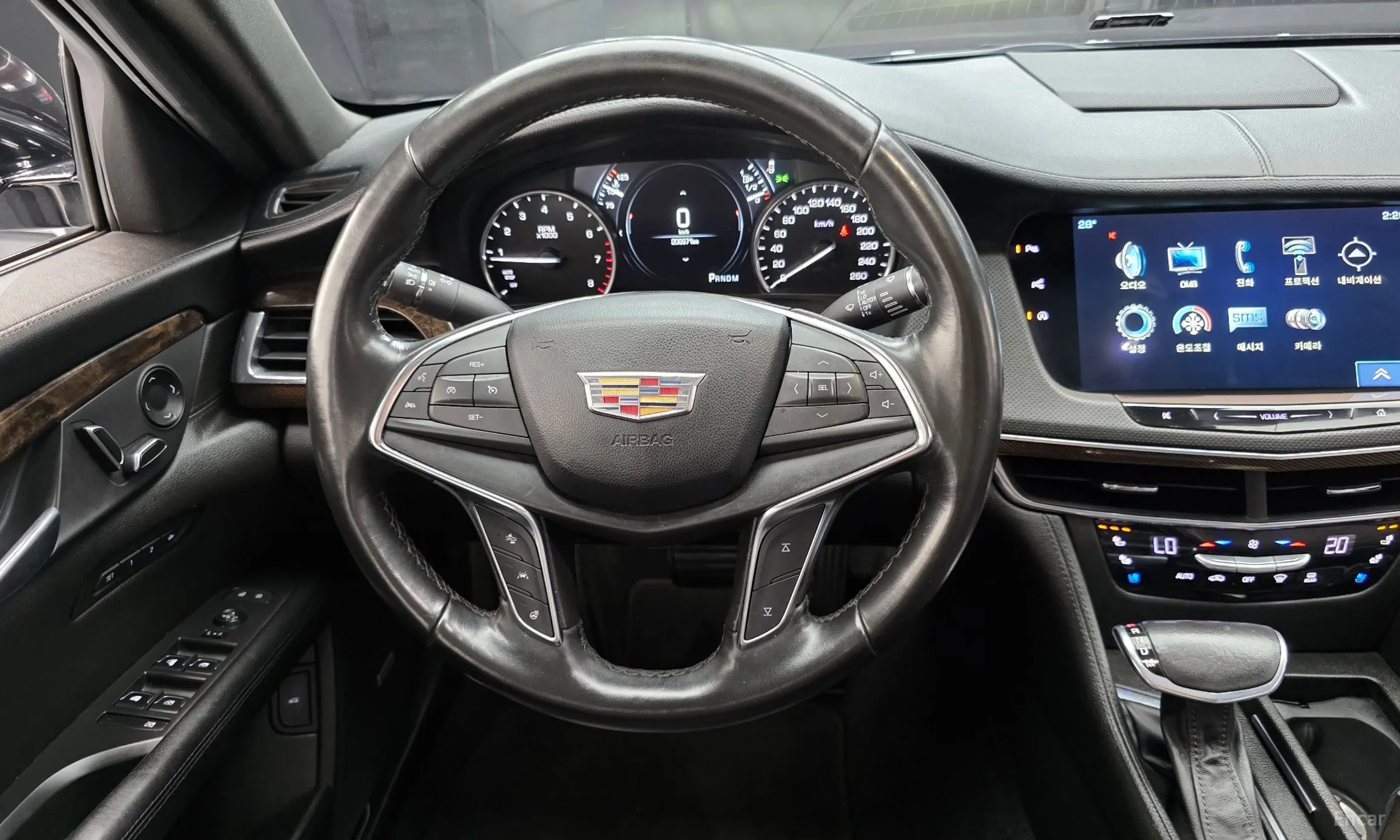 Cadillac CT6 превью 13