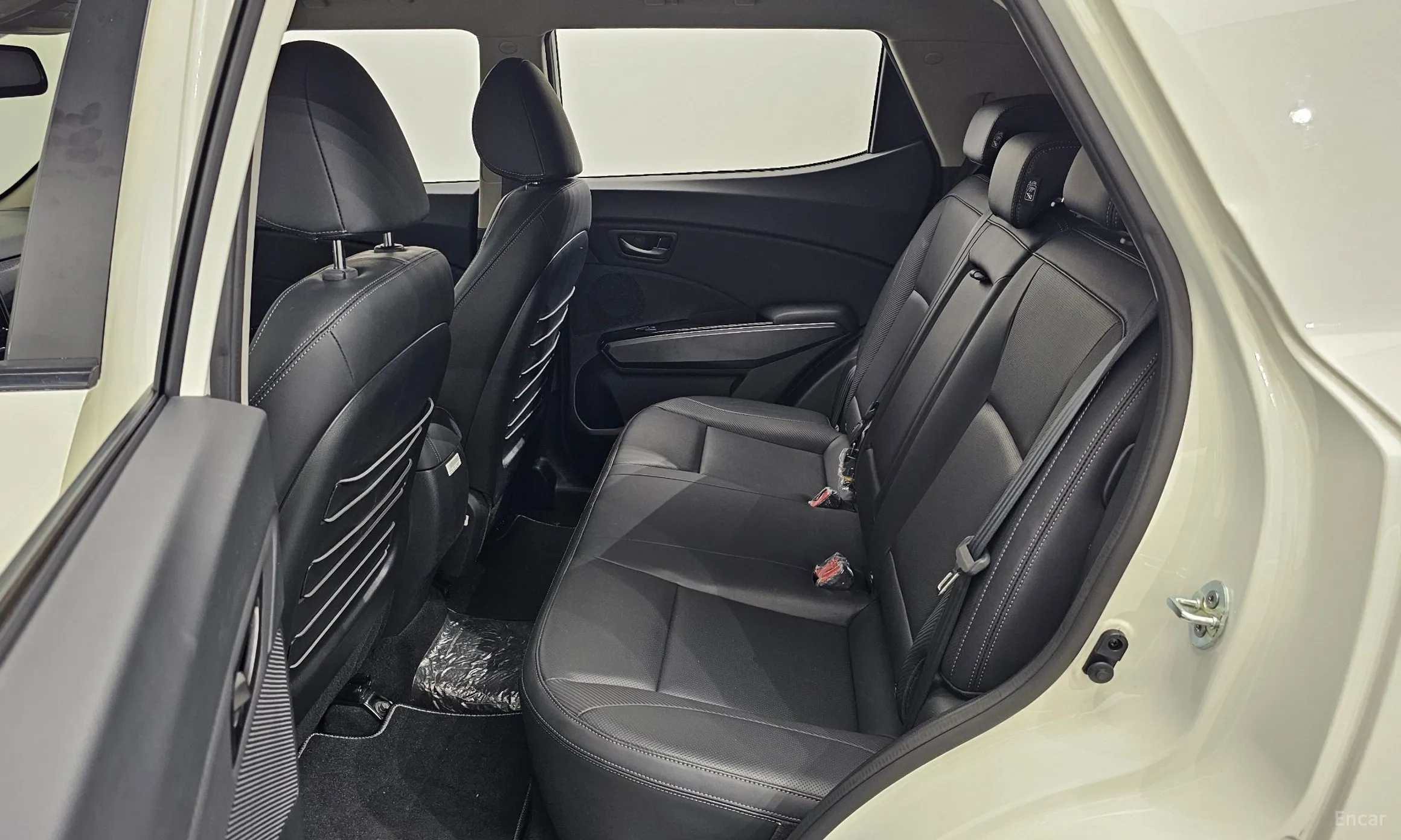 KG Mobility (SsangYong) Berry New Tivoli превью 12