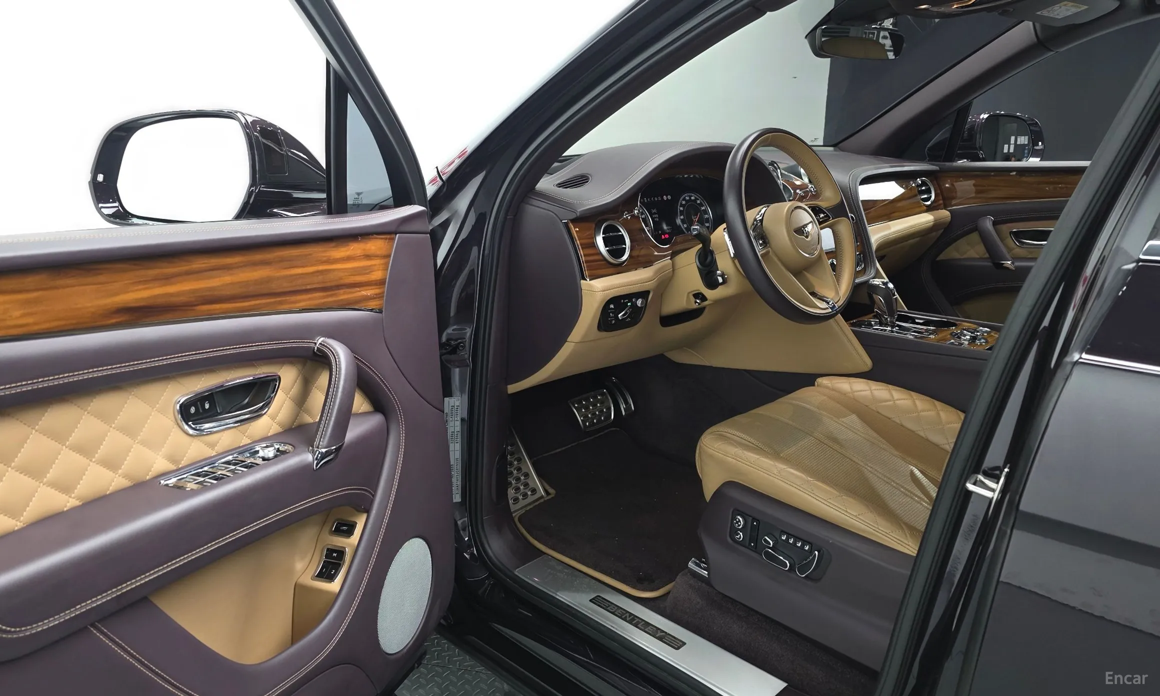Bentley Bentayga превью 10