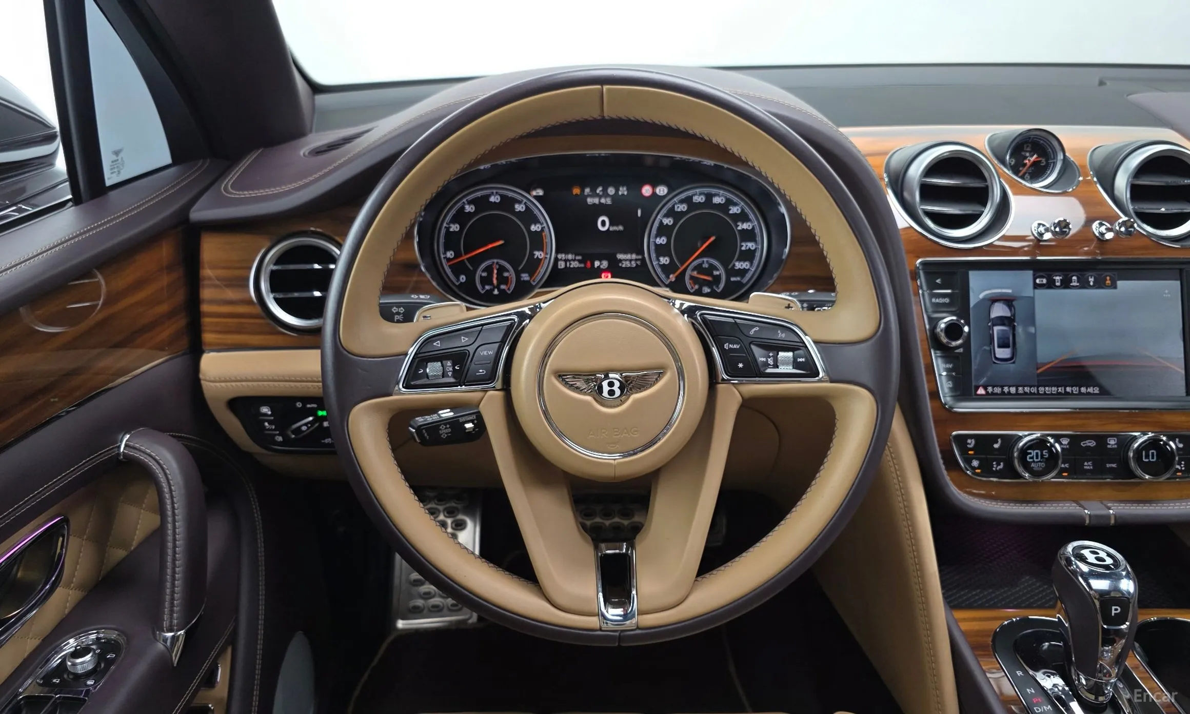 Bentley Bentayga превью 14