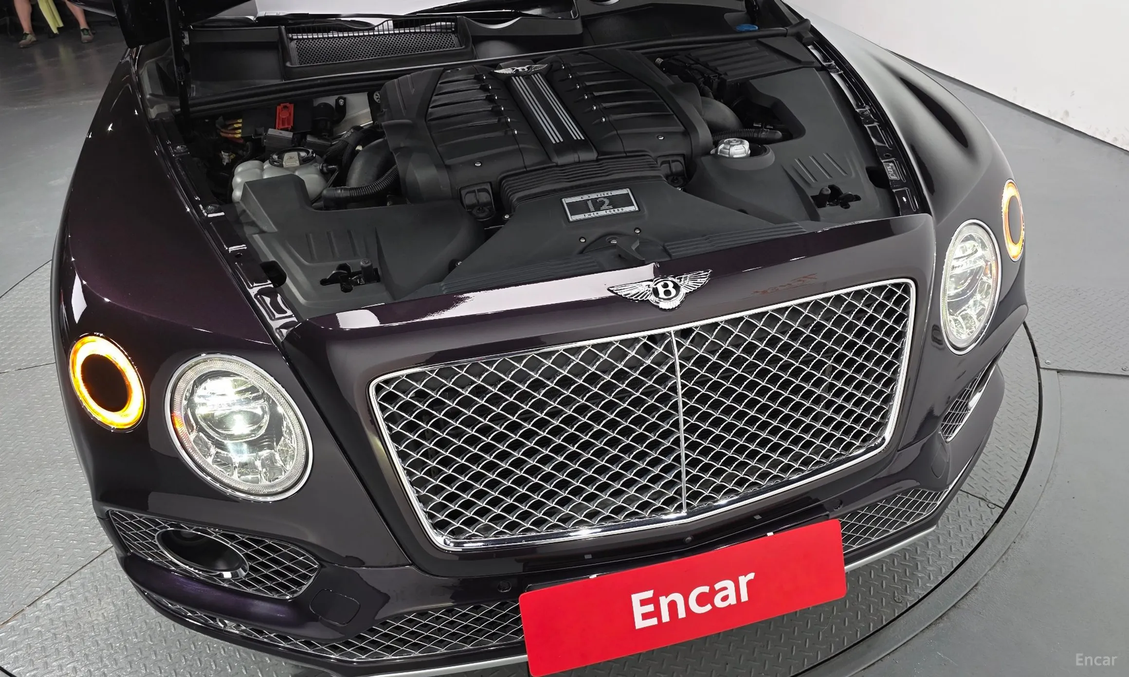 Bentley Bentayga превью 6