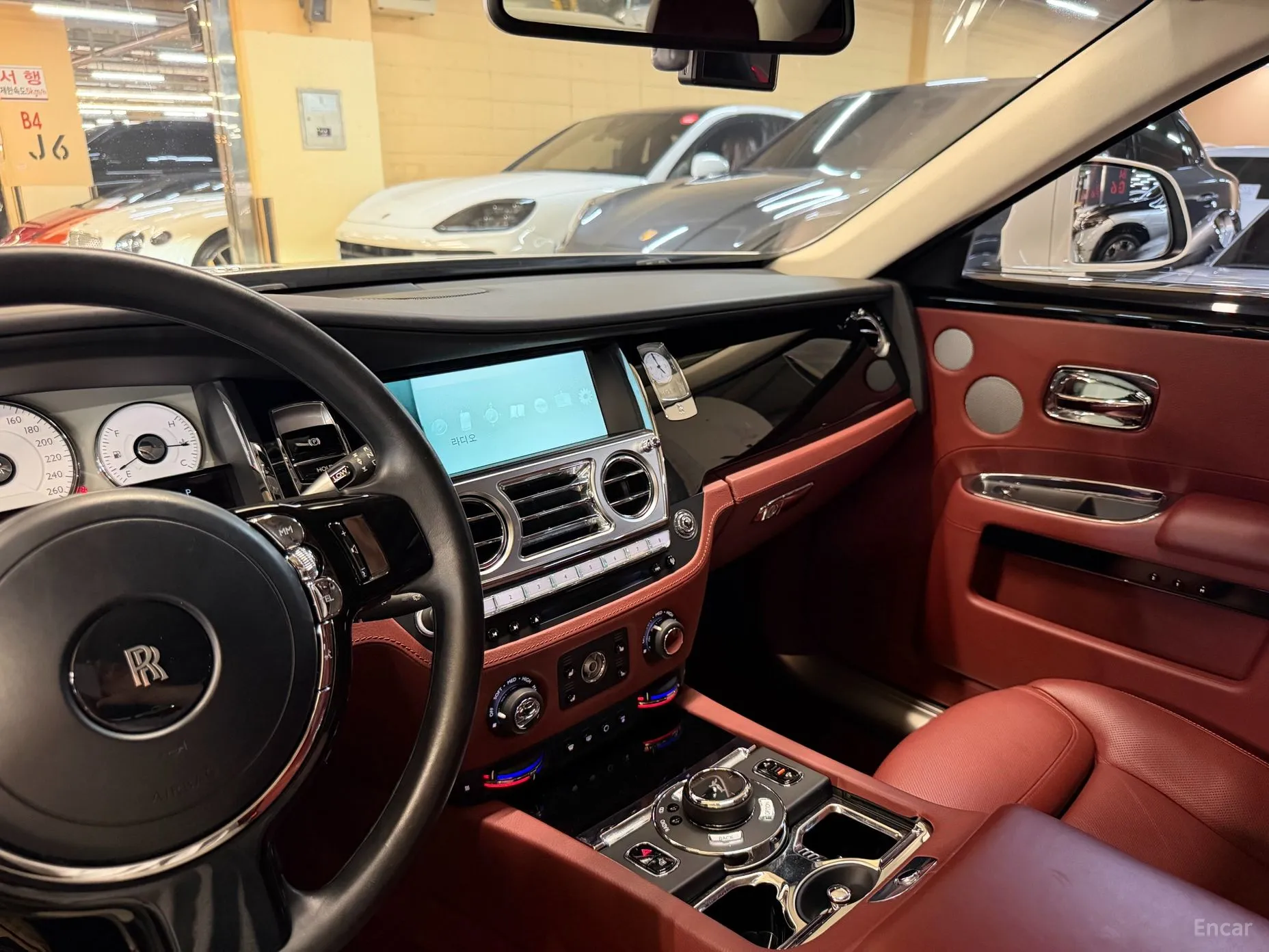 Rolls-Royce Ghost превью 13