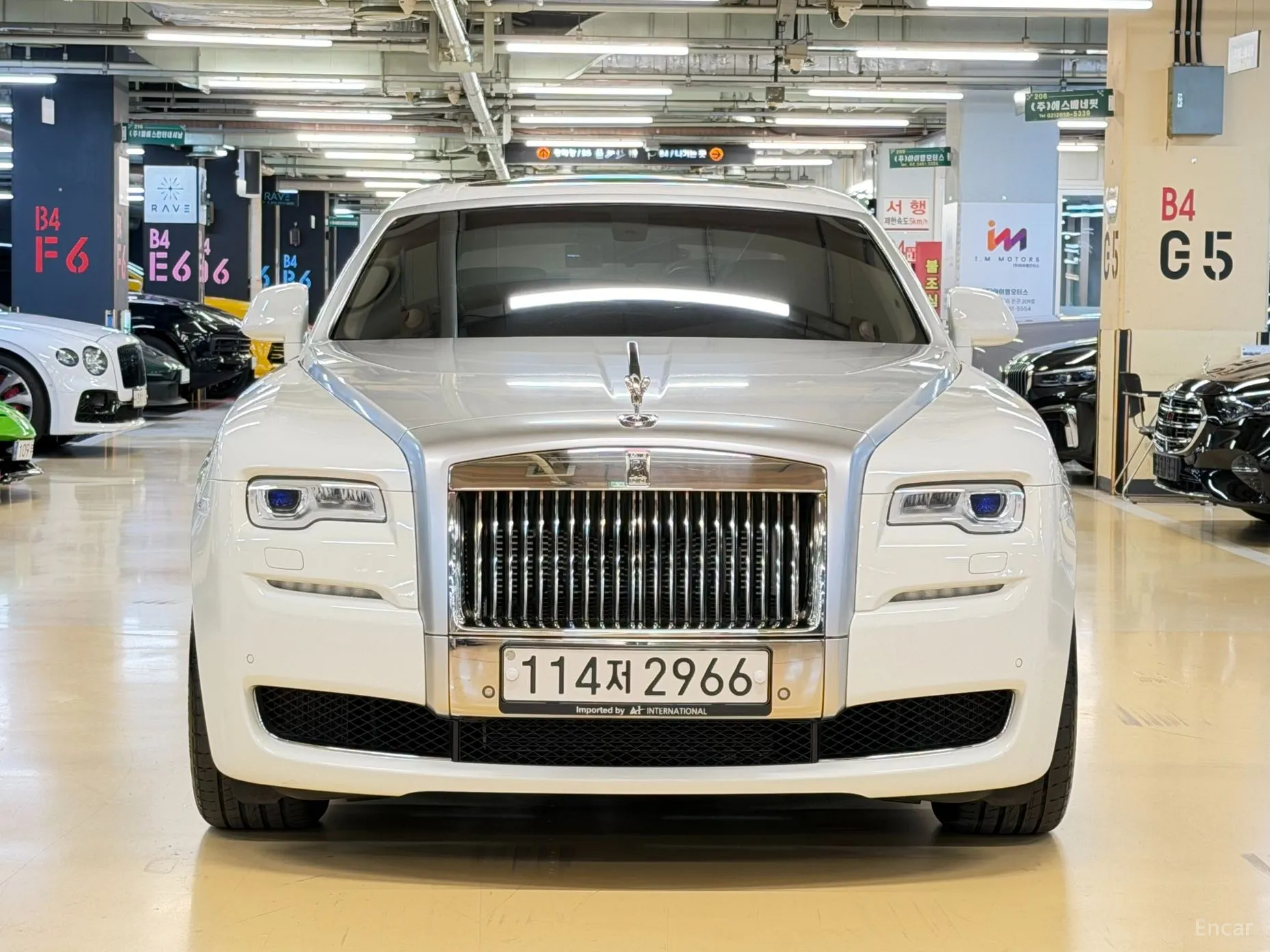 Rolls-Royce Ghost превью 3